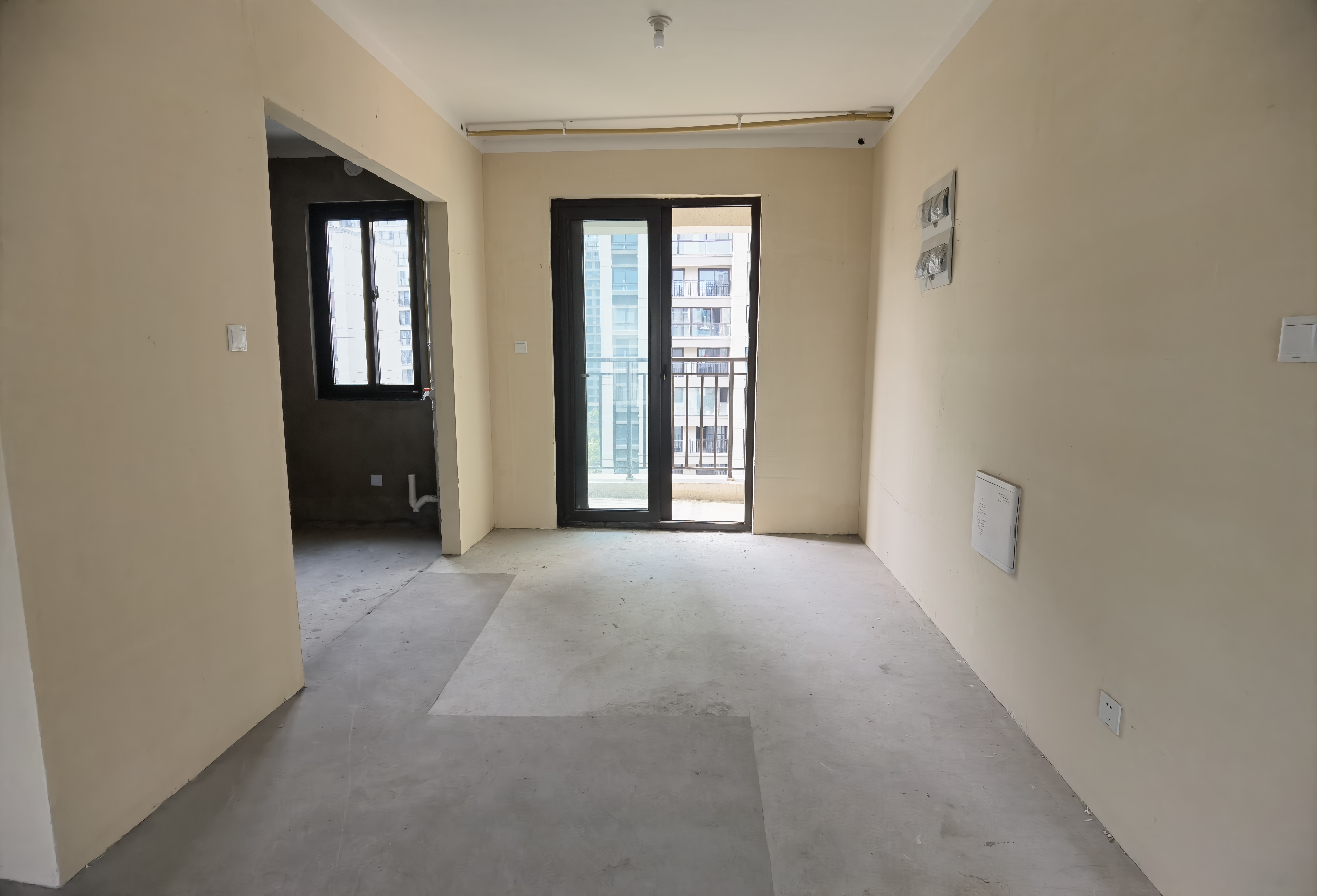 绿地江海图 3室2厅2卫 144.00m²