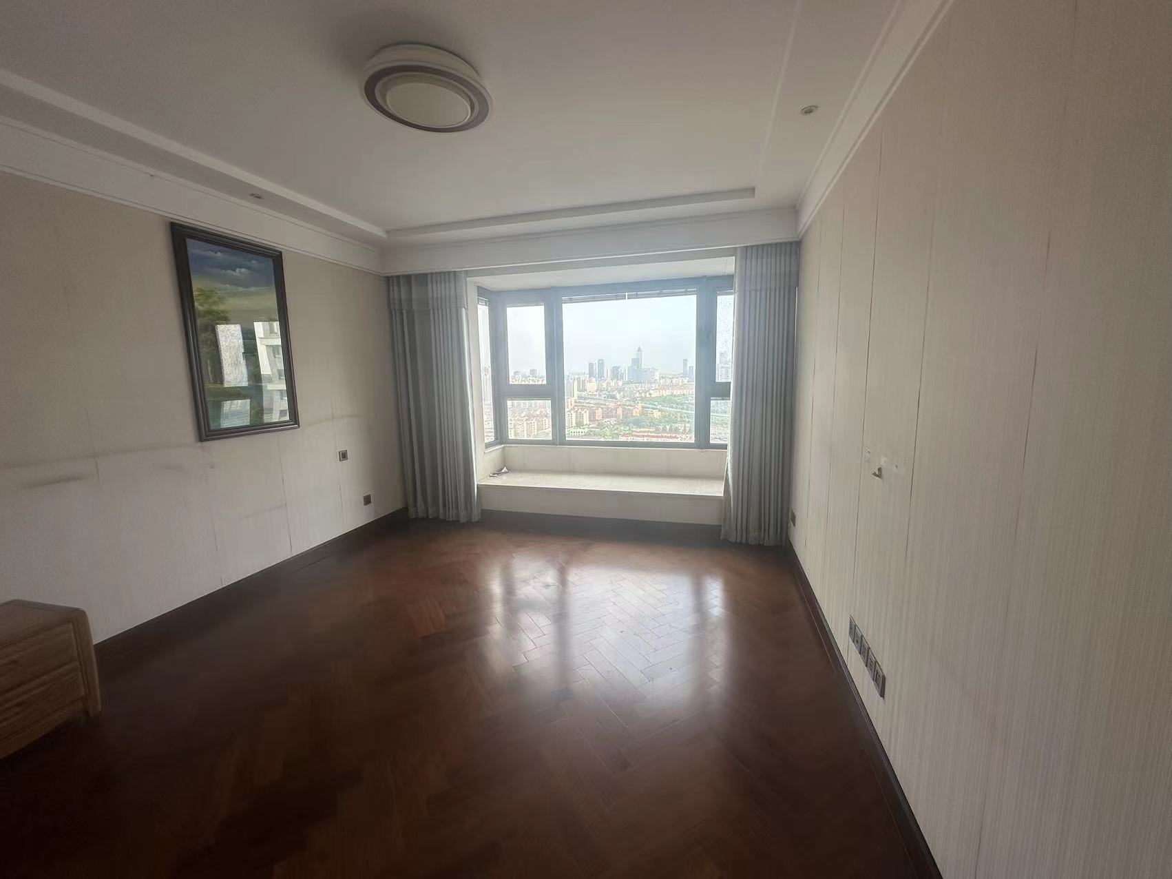 圆融广场公馆 3室2厅2卫 186m&sup2;