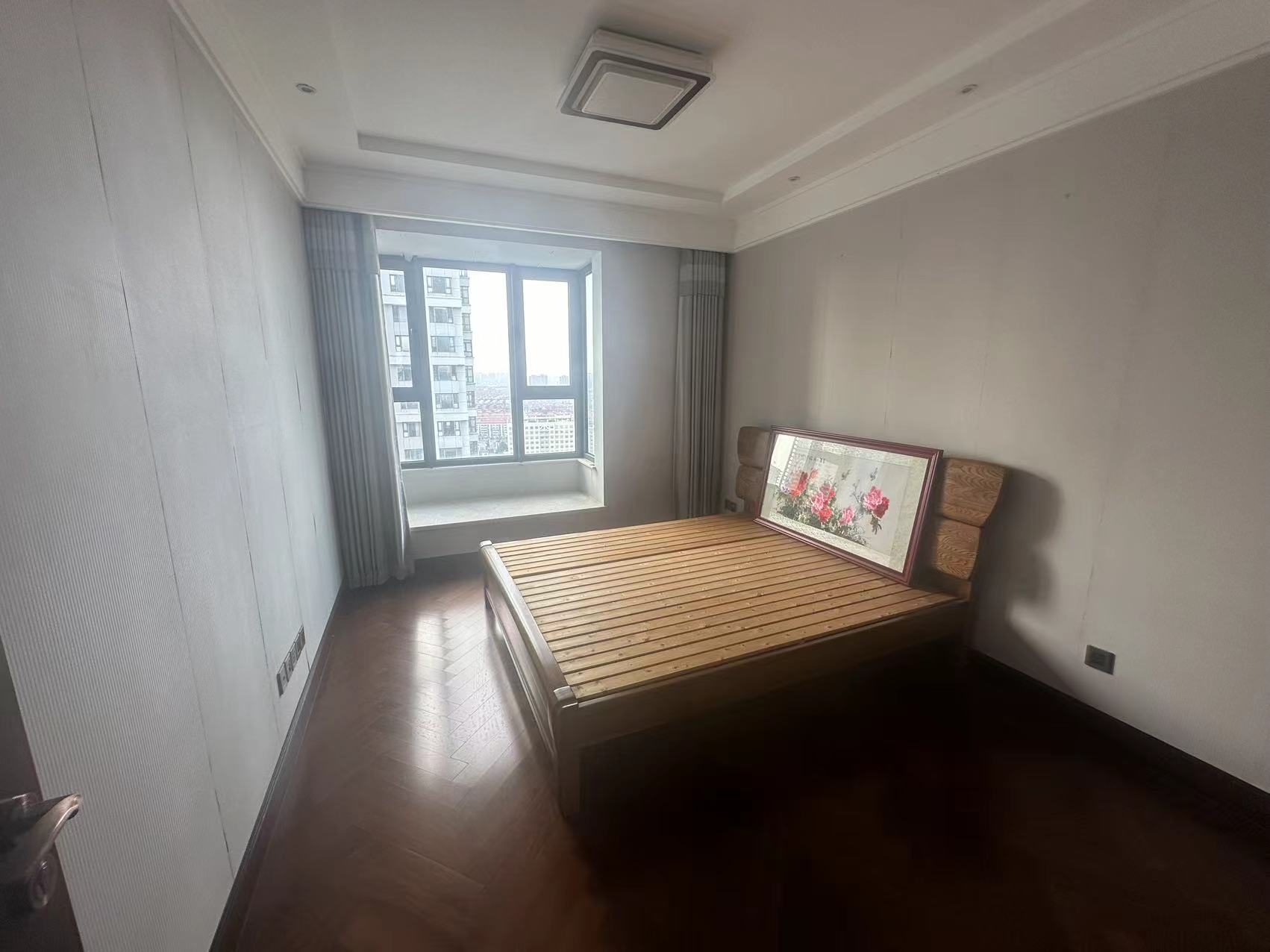 圆融广场公馆 3室2厅2卫 186m&sup2;