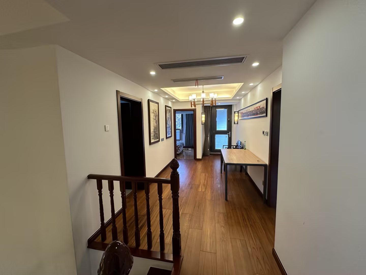 莱茵河畔 5室2厅3卫 235m&sup2;