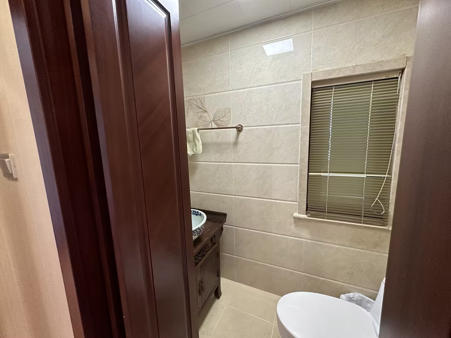 莱茵河畔 5室2厅3卫 235m&sup2;