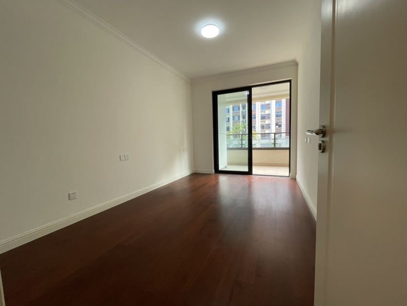 红星天铂 3室2厅1卫 135m&sup2;