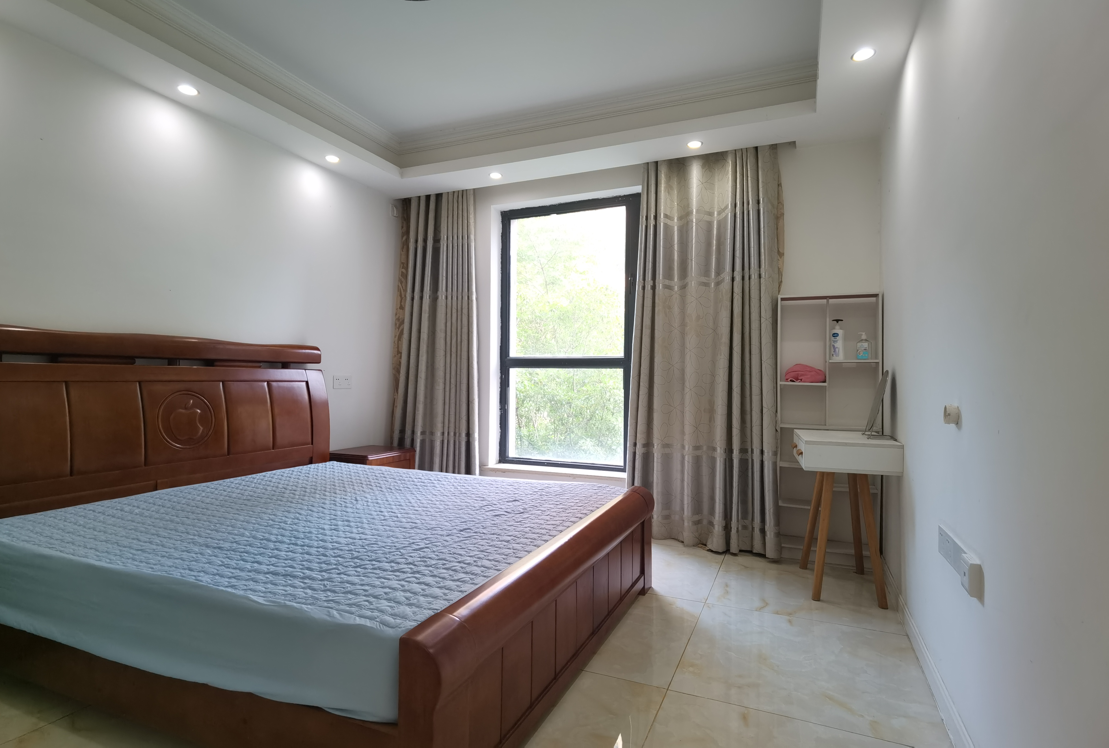 中港城皇家公寓 3室2厅2卫 141m&sup2;