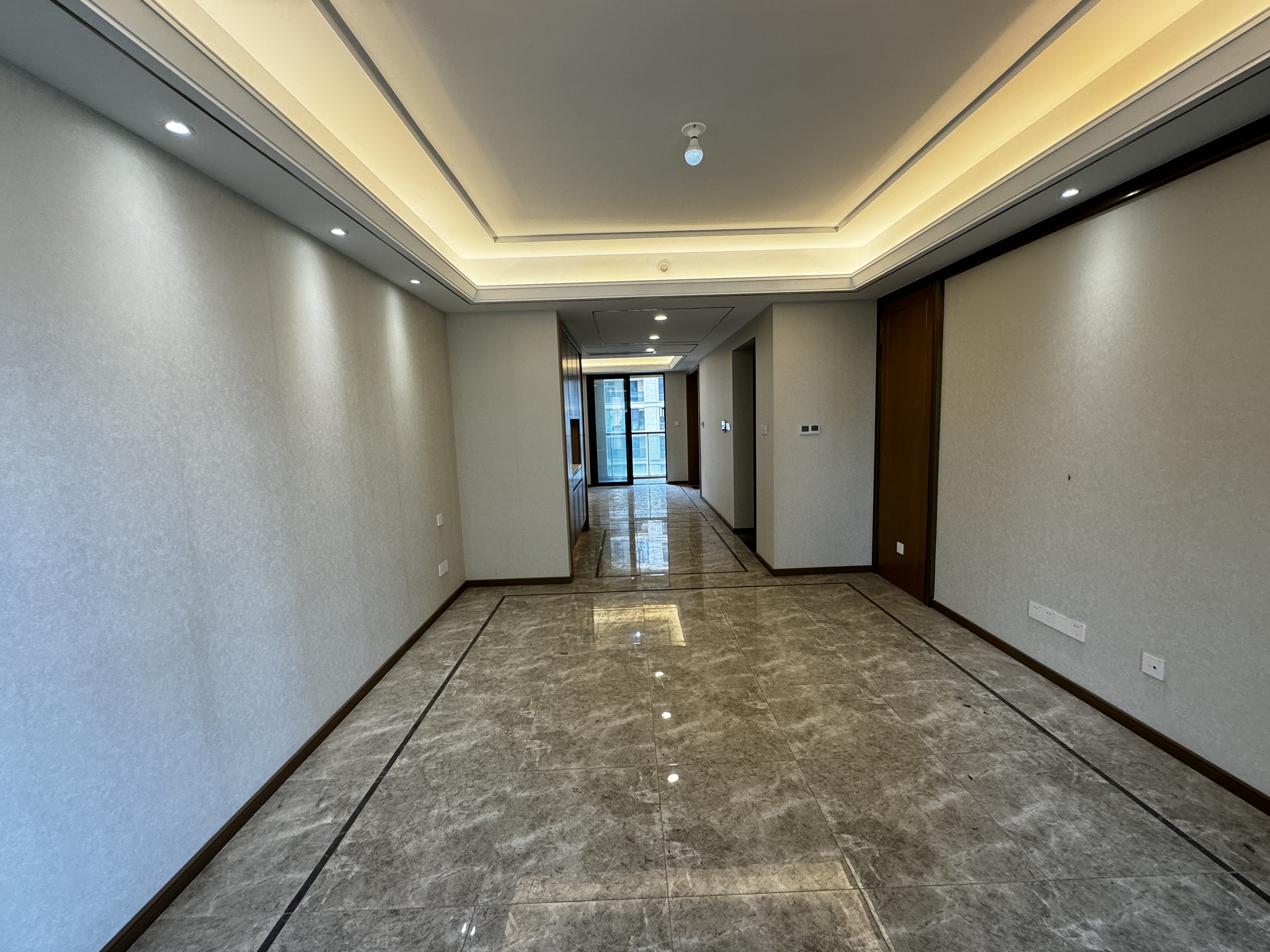 绿城沁园 3室2厅2卫 133.00m²