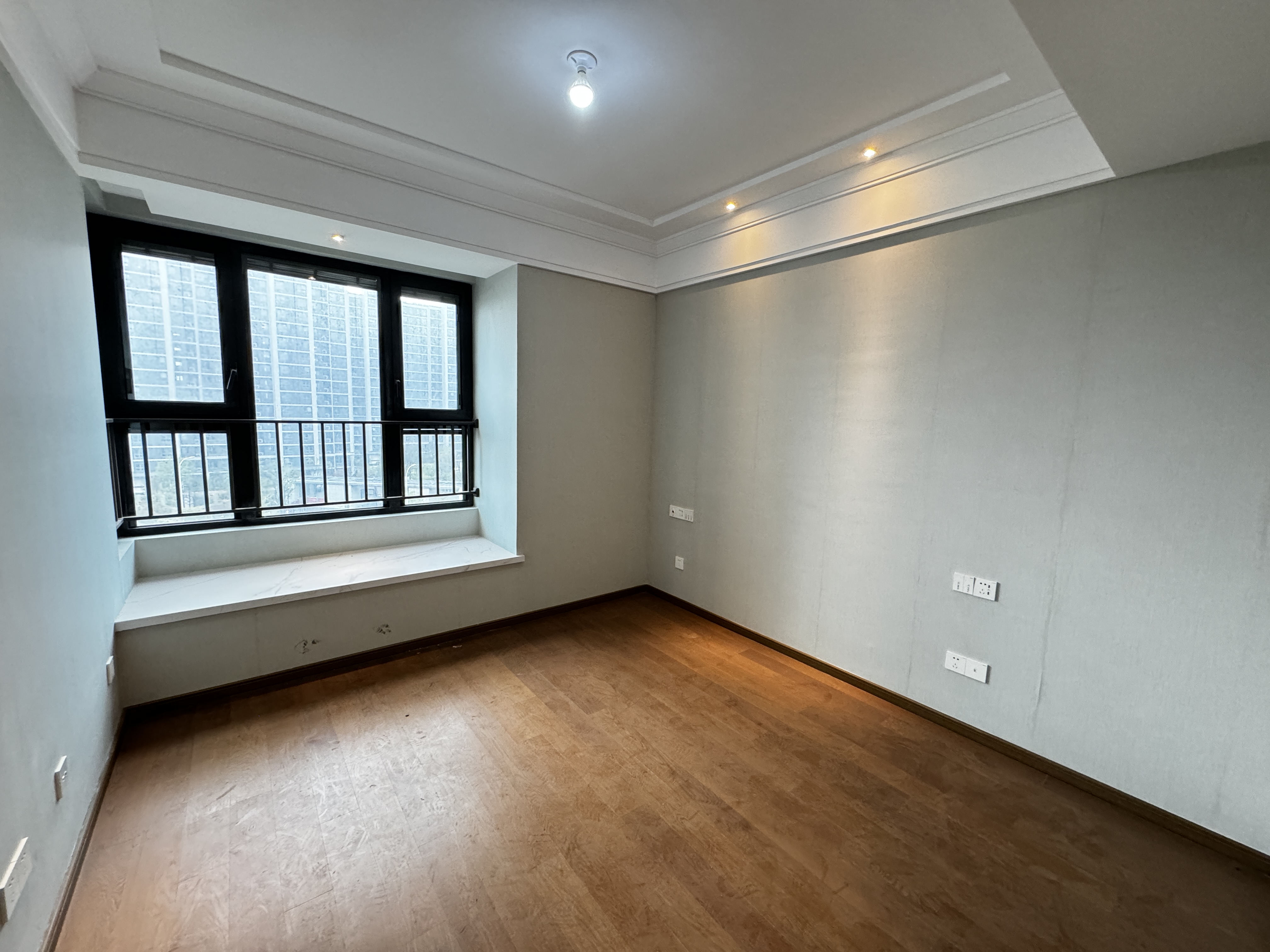 绿城沁园 4室2厅2卫 178m&sup2;