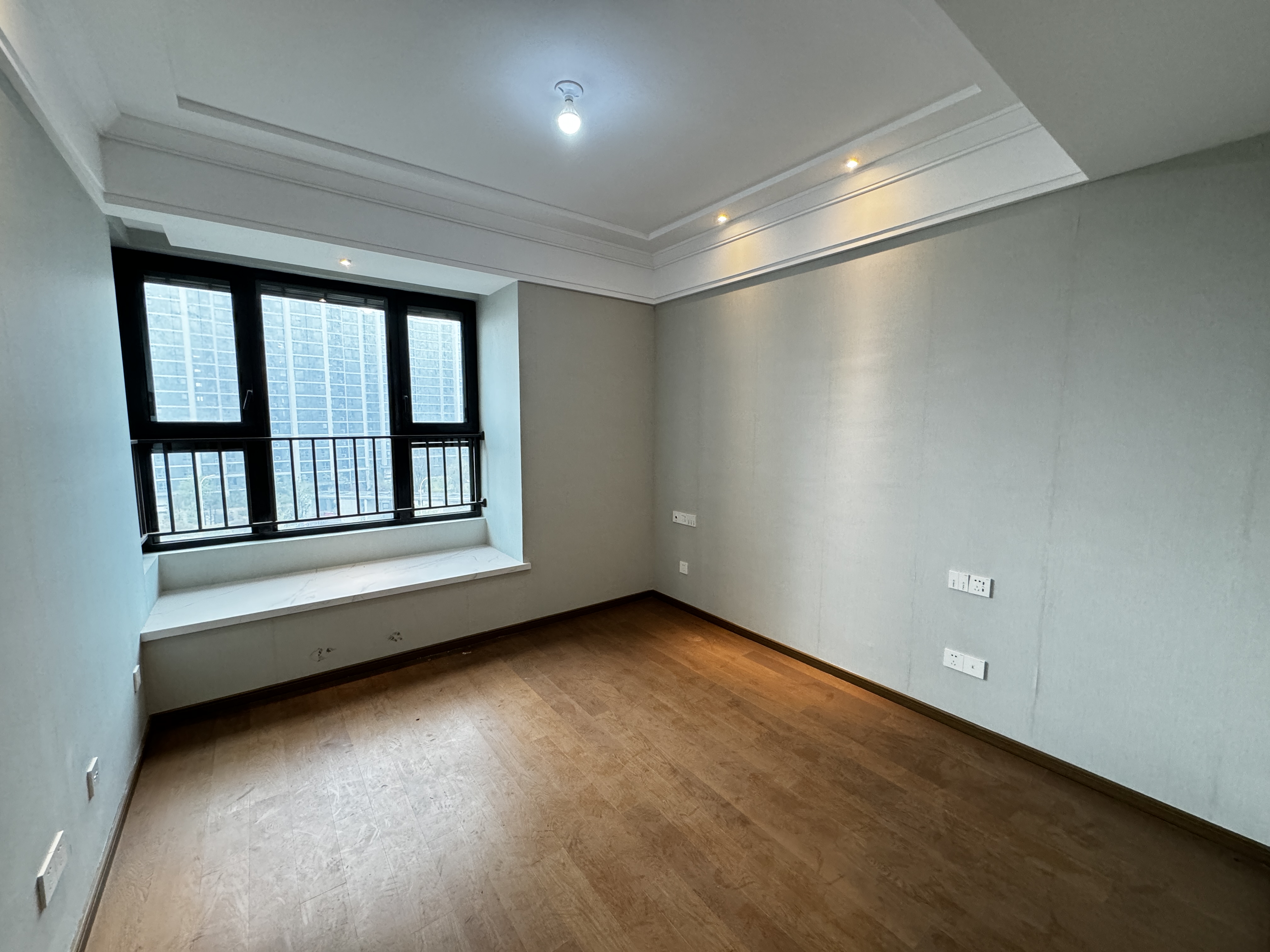 绿城沁园 4室2厅2卫 178m&sup2;