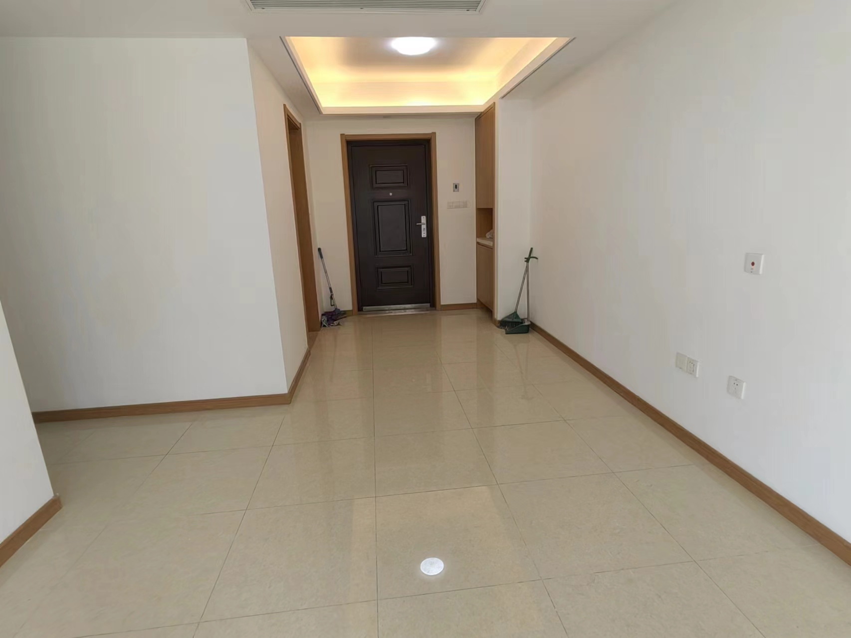 绿地新里城 3室2厅1卫 92m&sup2;