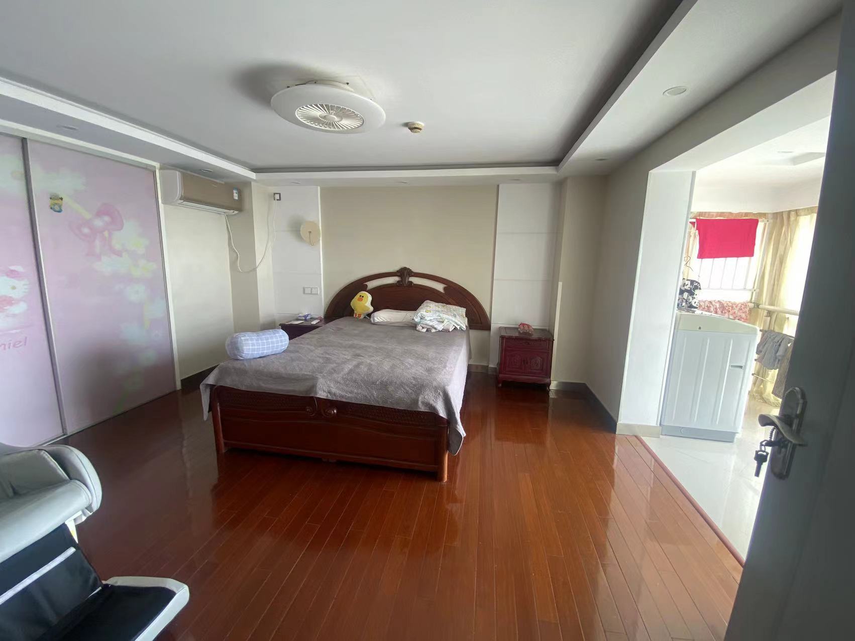 紫阳开心公寓 1室厅卫 170m&sup2;