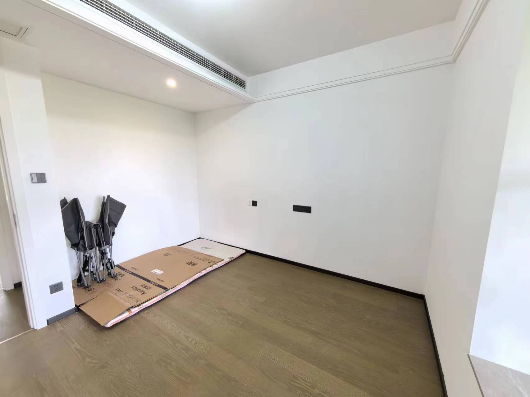 碧桂园公园星荟 3室2厅1卫 102m&sup2;