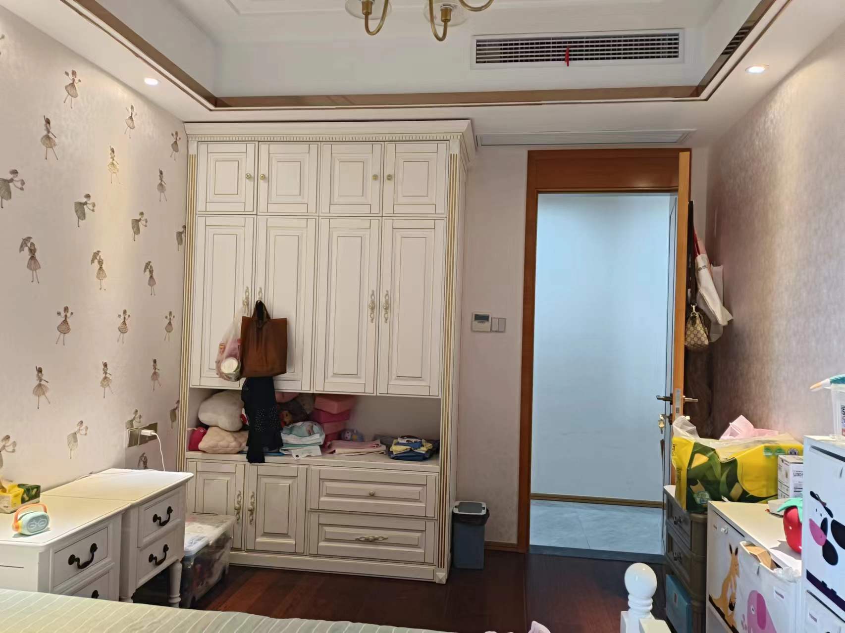 中南世纪花城三期 4室2厅2卫 144m&sup2;