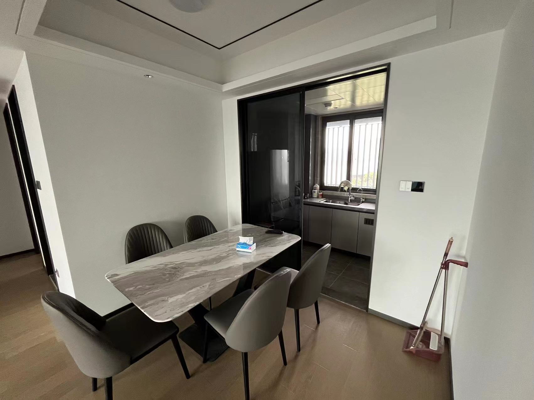 滨江道静园 3室2厅2卫 125m&sup2;