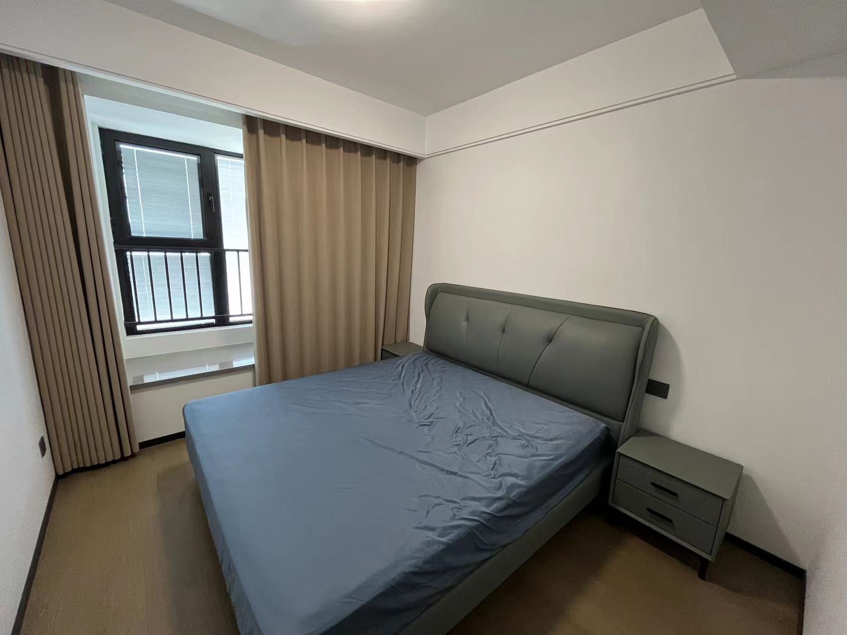 滨江道静园 3室2厅2卫 125m&sup2;