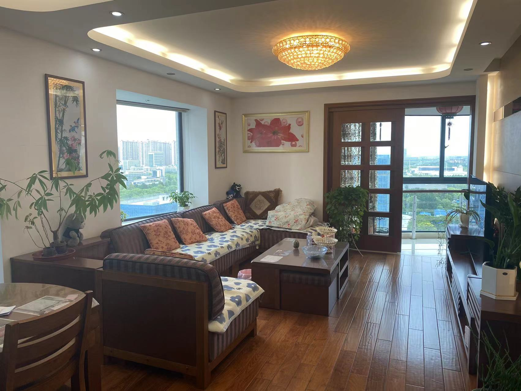 七星花园 3室2厅2卫 142m&sup2;