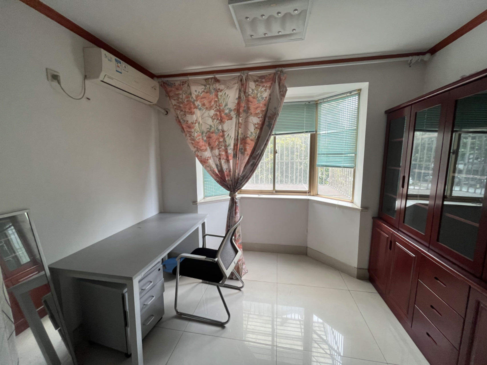 天都花苑 4室2厅1卫 139.00m&sup2;