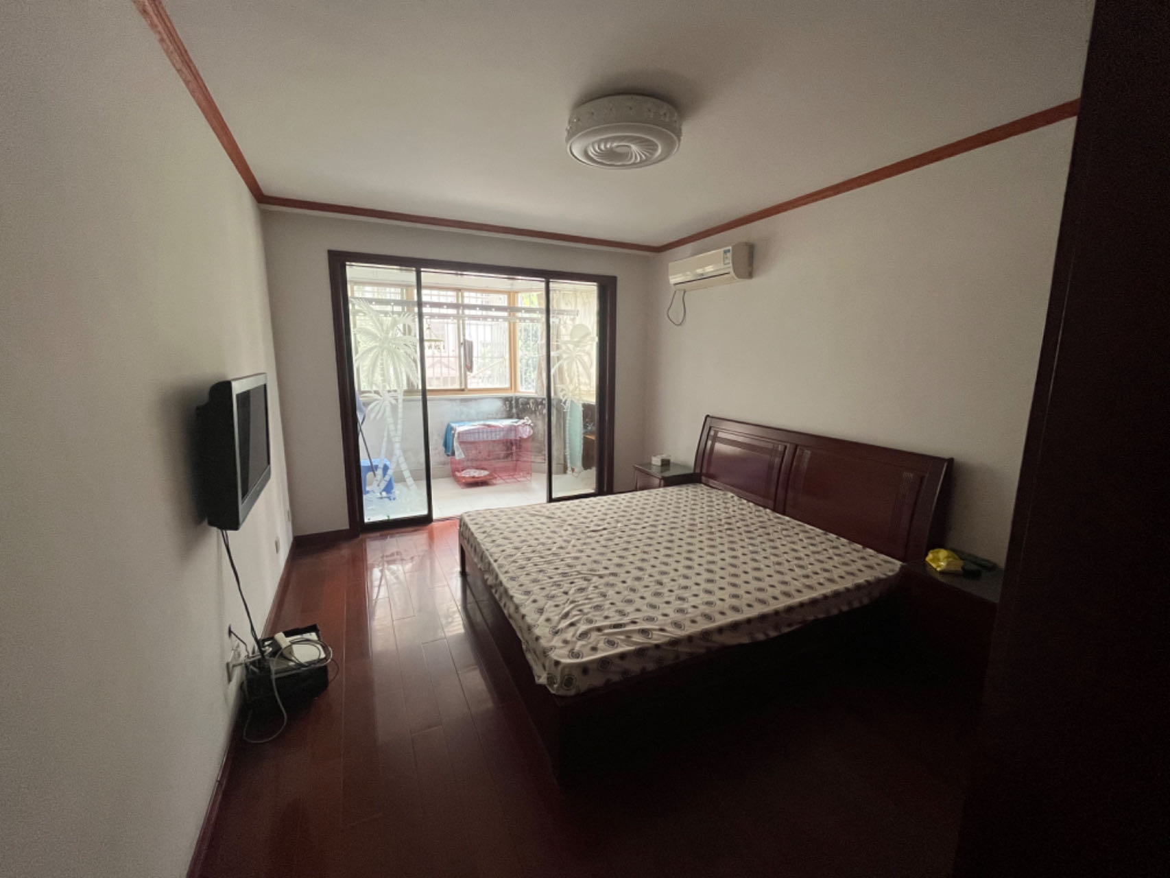 天都花苑 4室2厅1卫 139.00m&sup2;