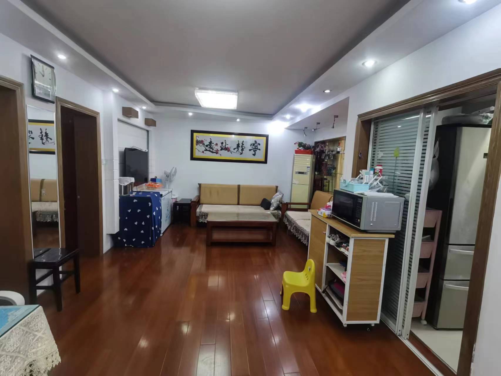 滨江花园 3室2厅1卫 98.80m²