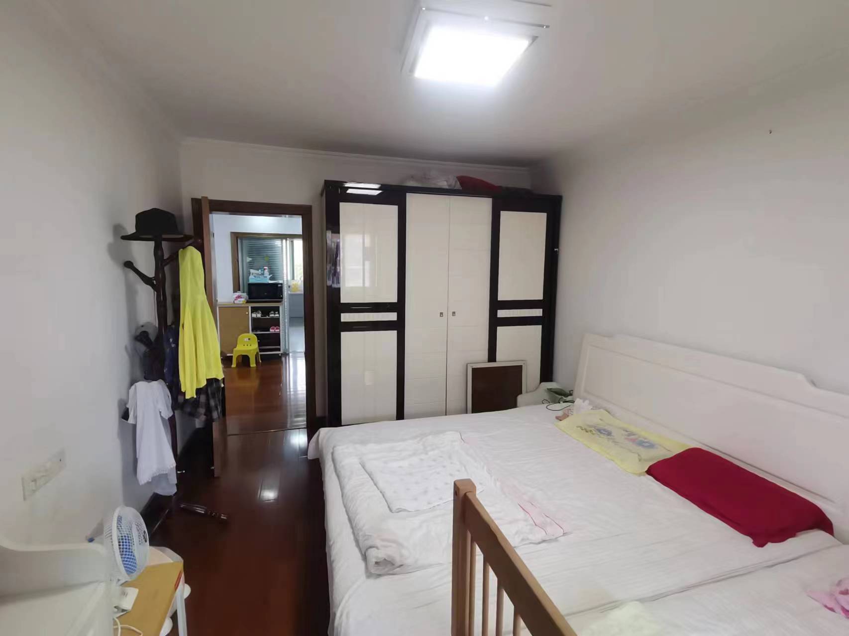 滨江花园 3室2厅1卫 98.80m&sup2;