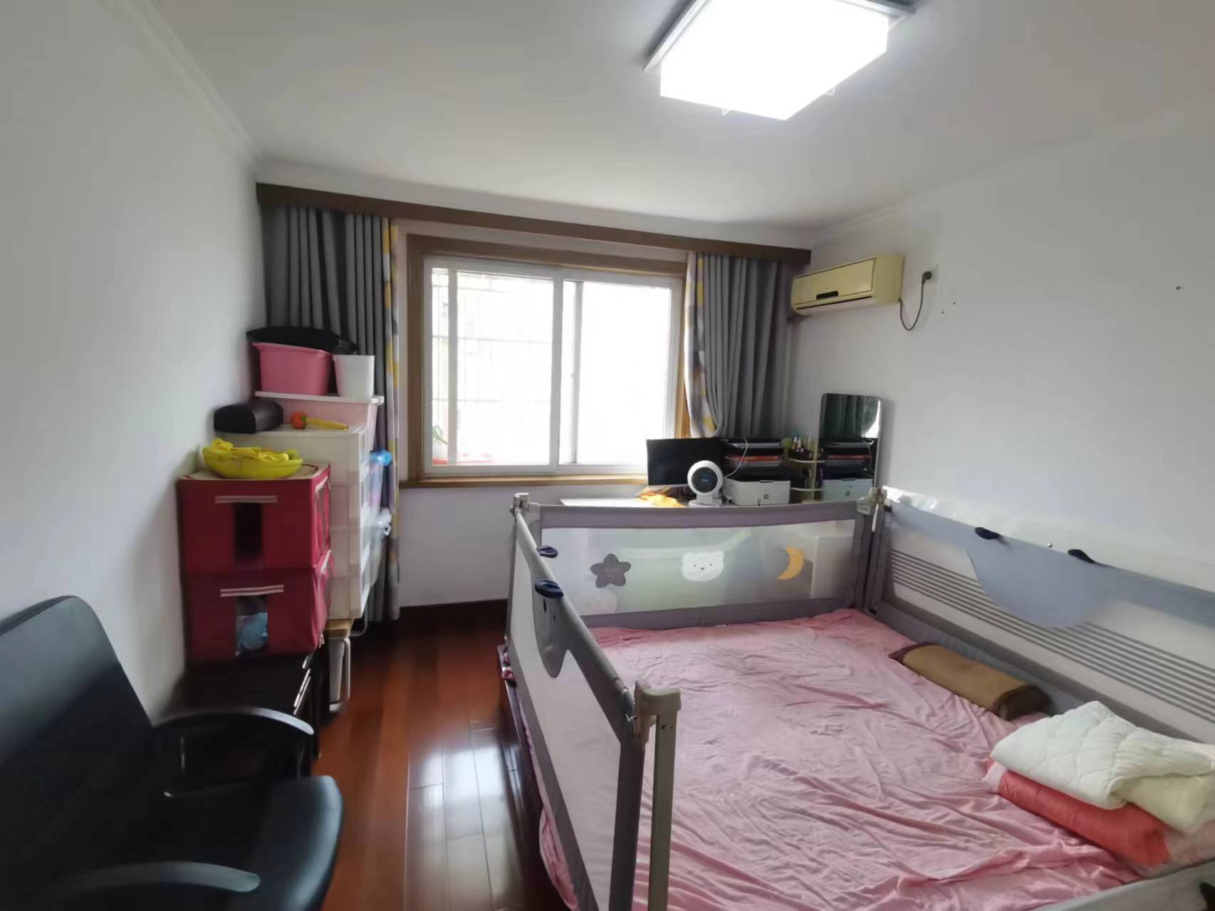 滨江花园 3室2厅1卫 98.80m&sup2;