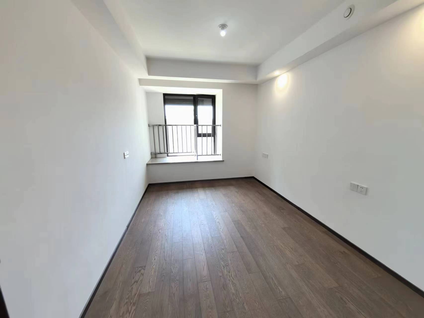 远创樾府 4室2厅2卫 130m&sup2;