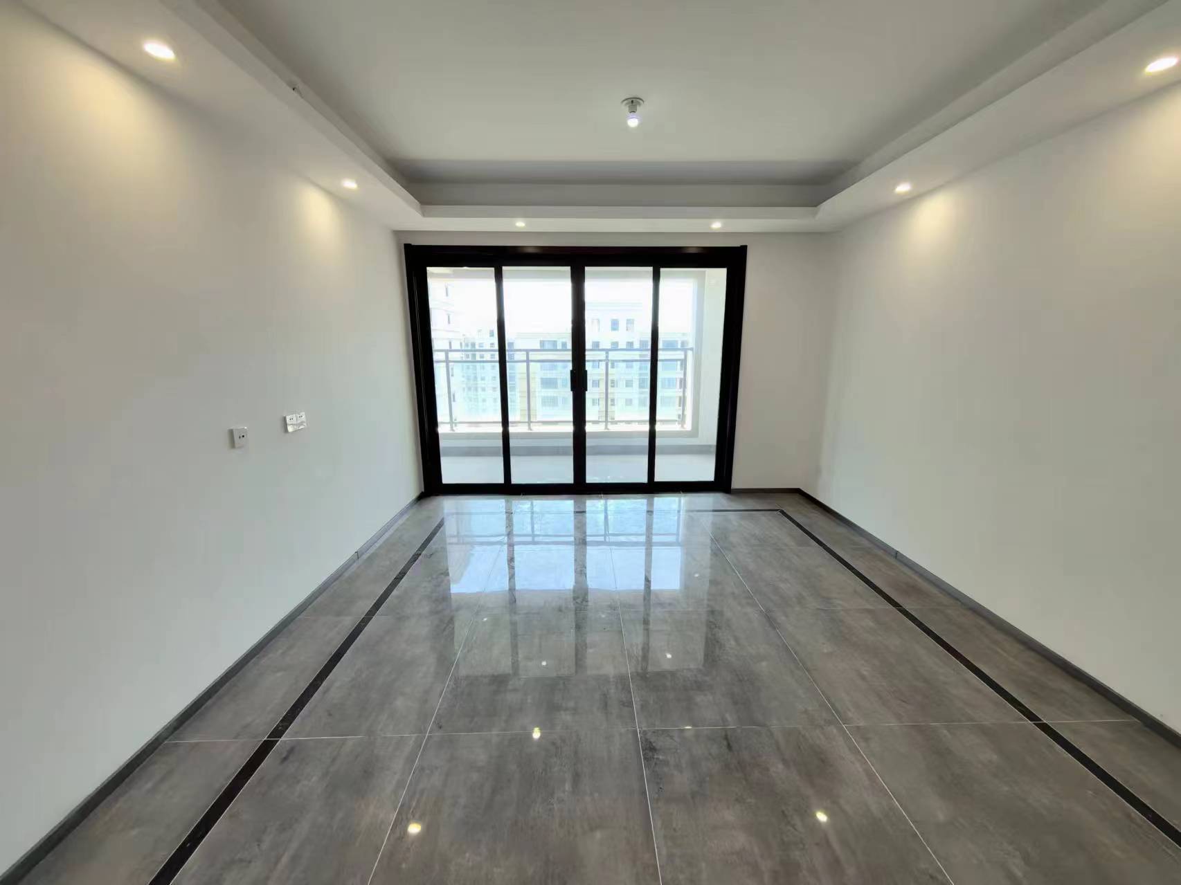 远创樾府 4室2厅2卫 130m²