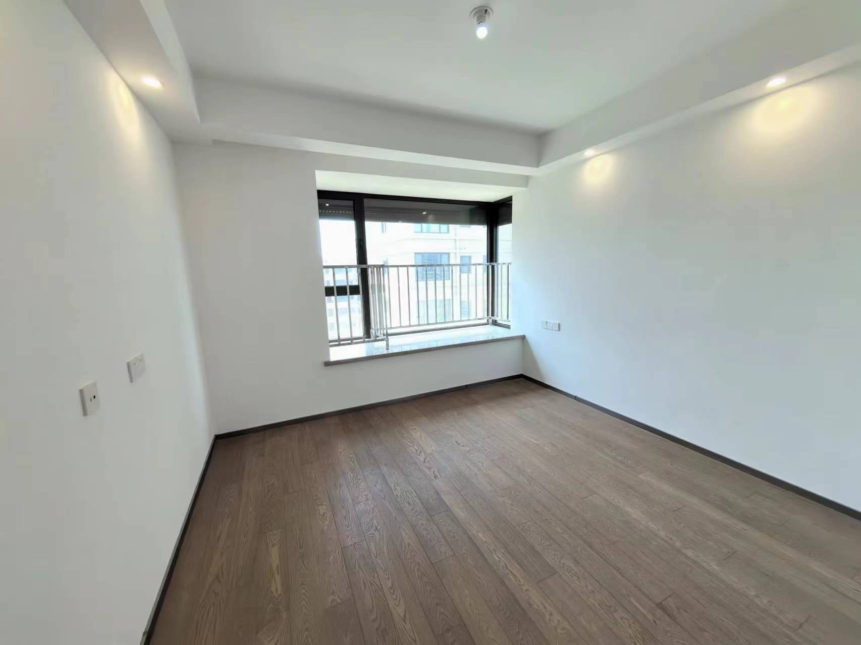 远创樾府 4室2厅2卫 130m&sup2;
