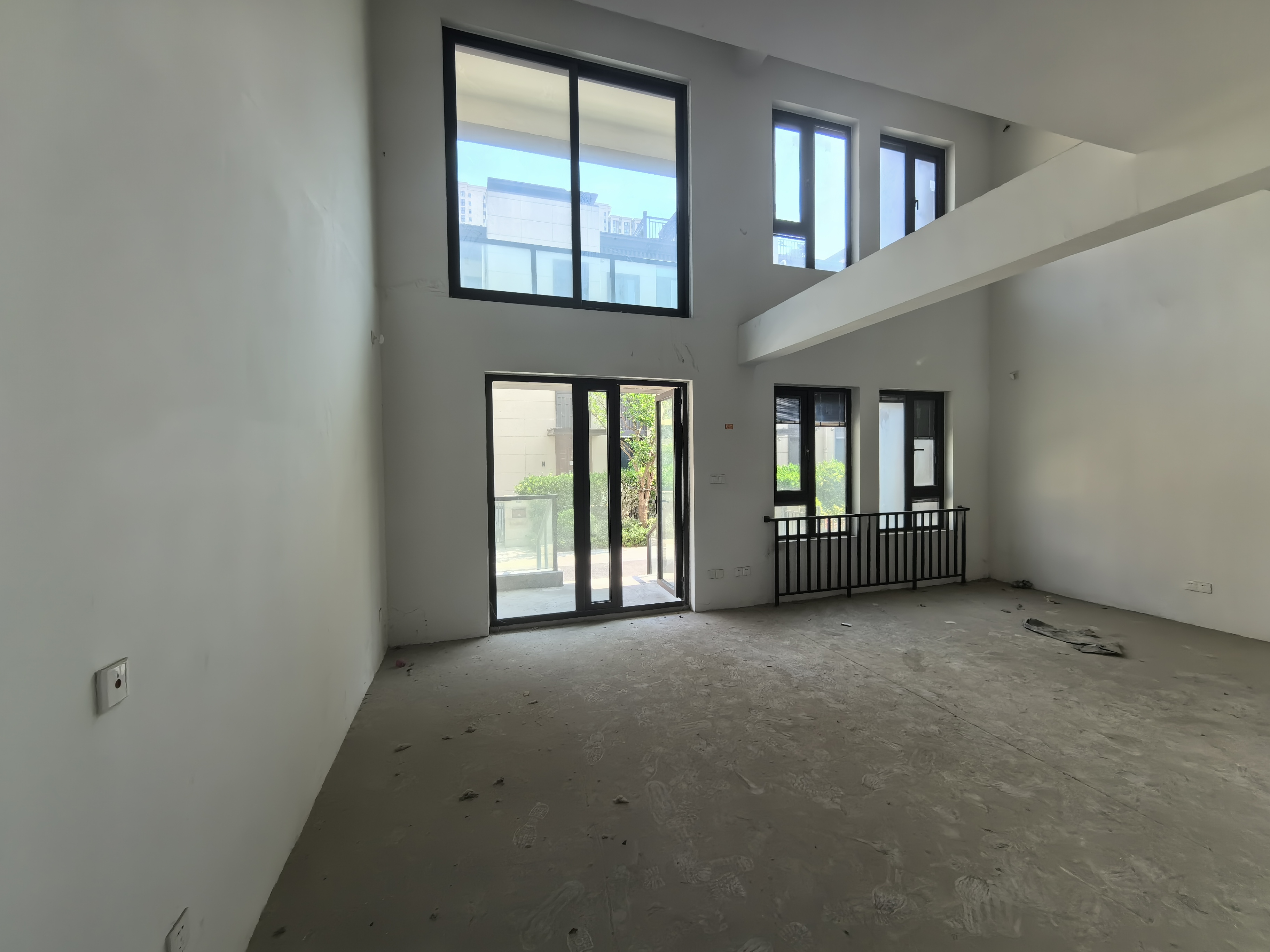 云樾东方 3室2厅3卫 159.00m²