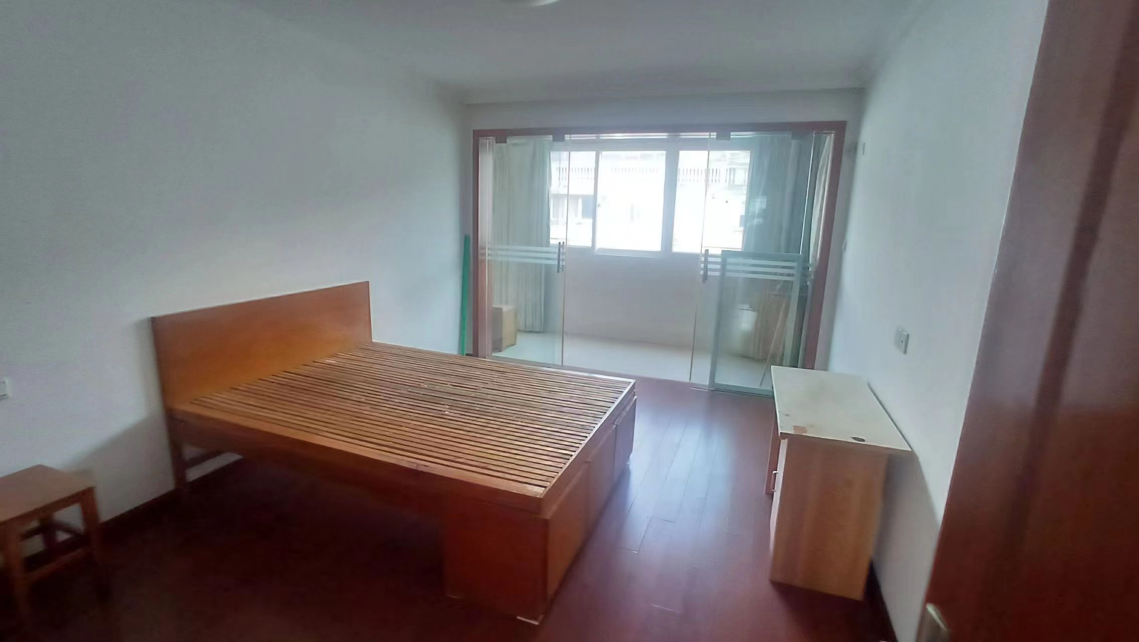 金辉花园 6室2厅2卫 142m&sup2;