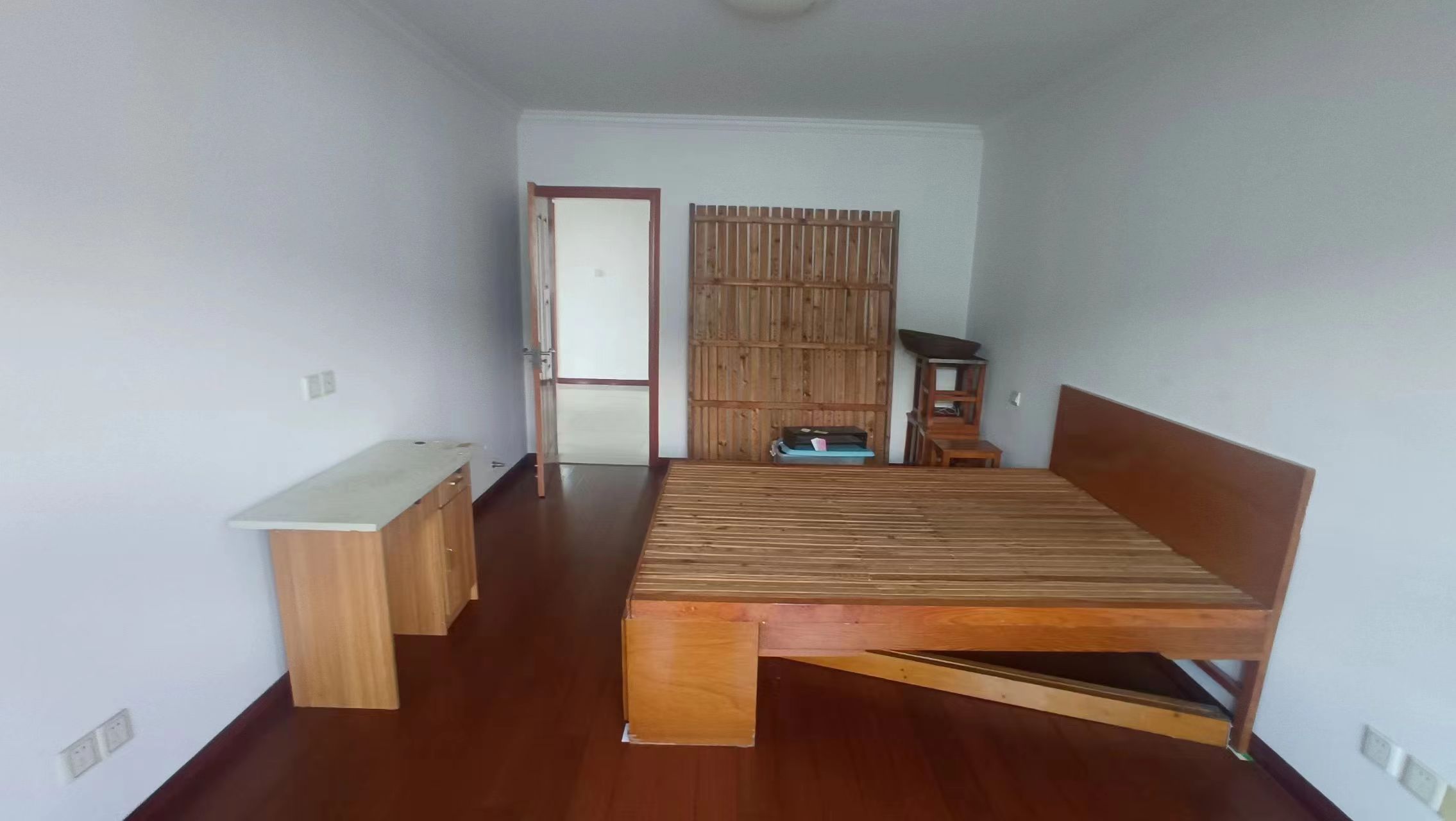 金辉花园 6室2厅2卫 142m&sup2;