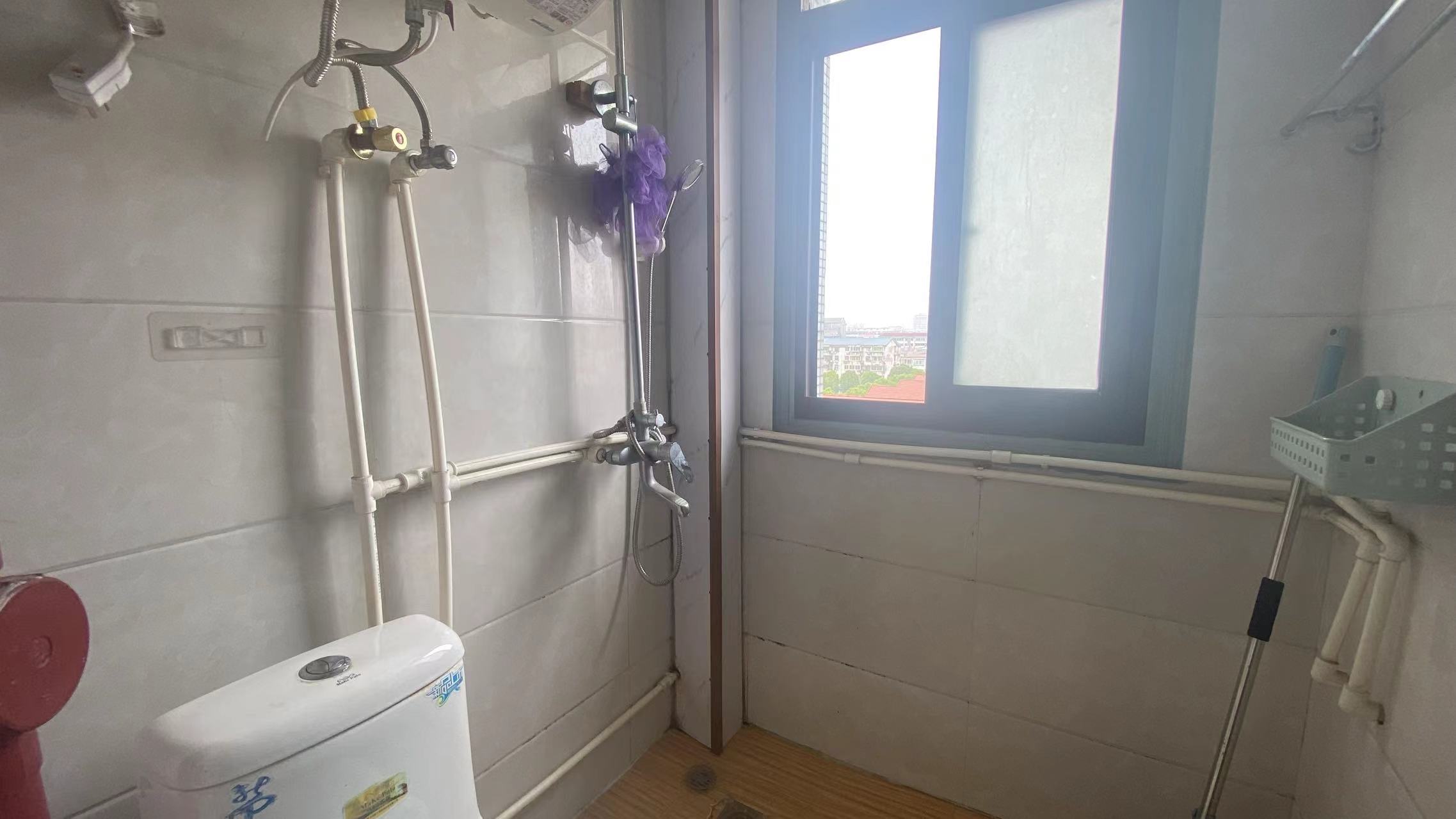 文峰花苑 3室1厅1卫 70.00m&sup2;