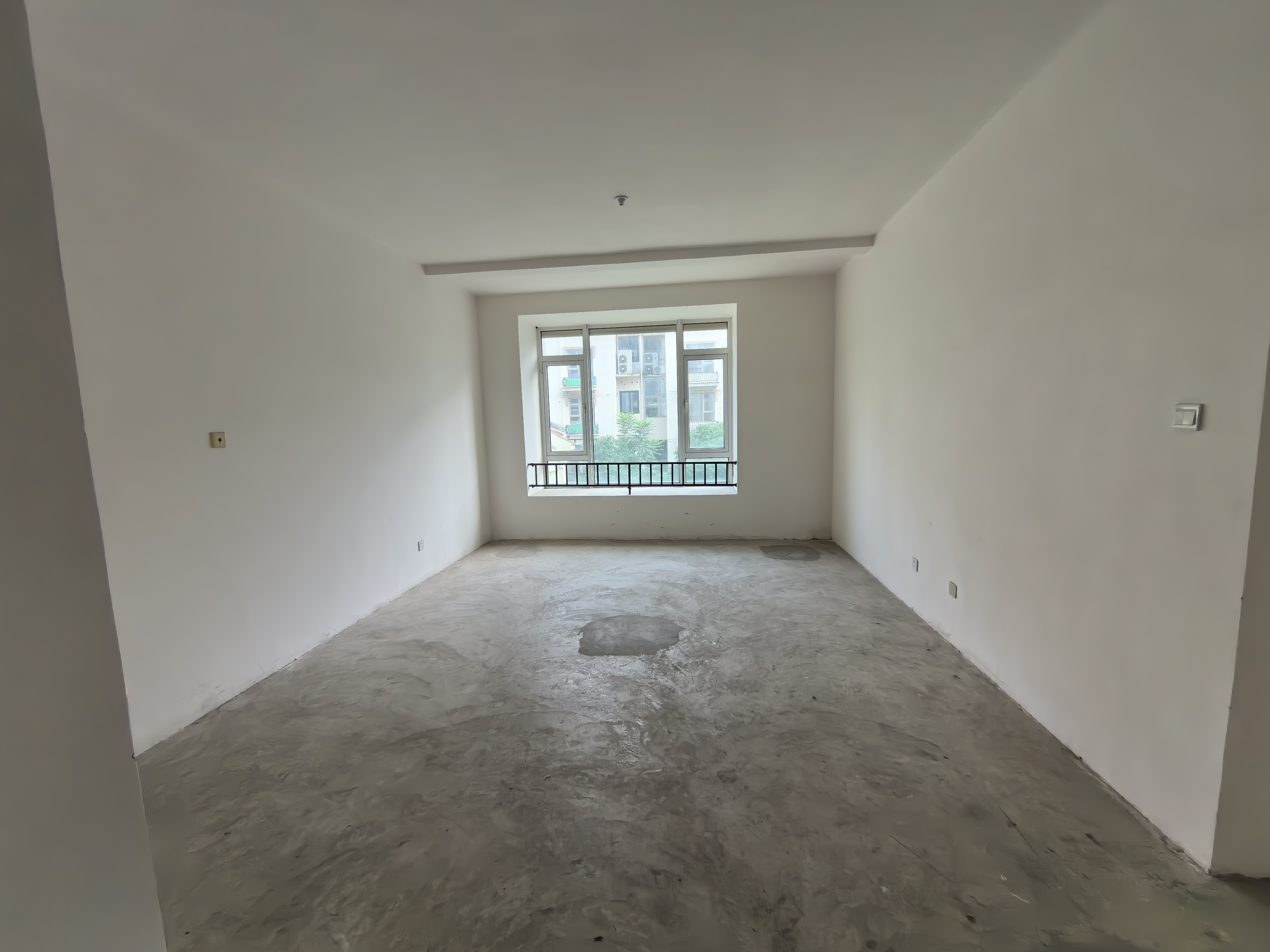 军山花园 4室2厅3卫 235.00m&sup2;