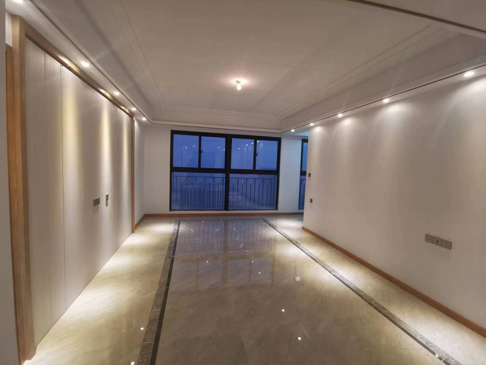 中南世纪花城三期 4室2厅2卫 145.30m²