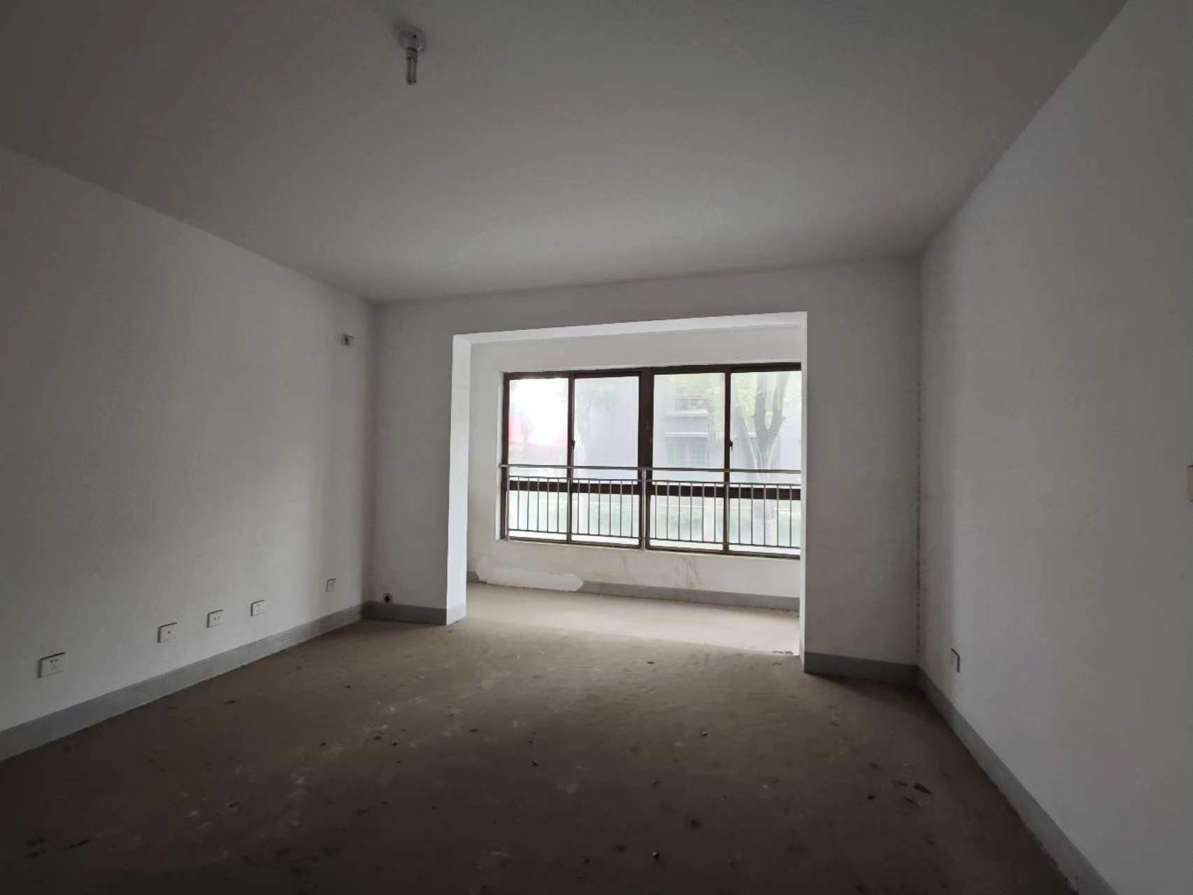 山景水岸 3室2厅2卫 142m&sup2;