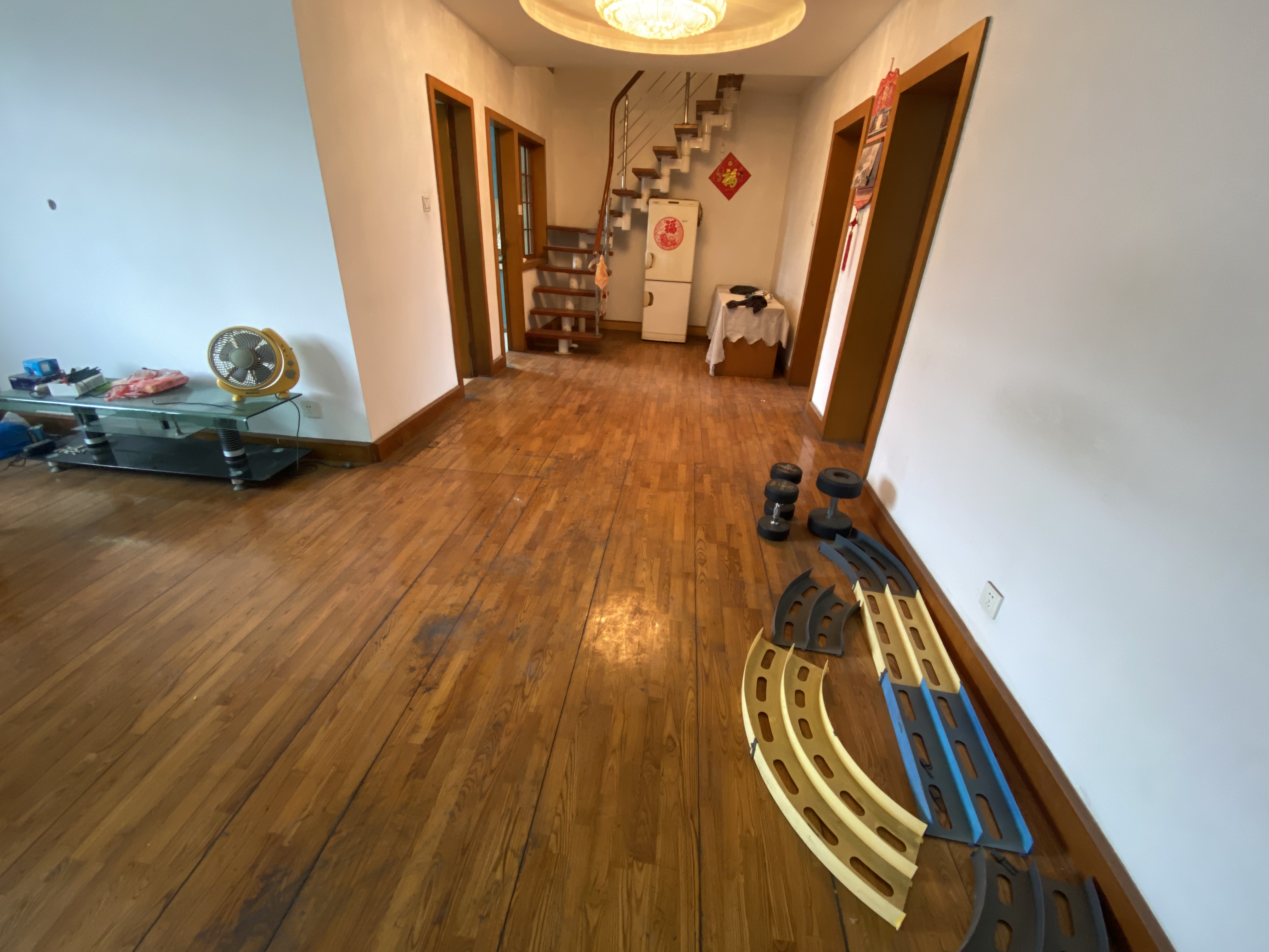 江东广场 3室2厅2卫 122.00m²