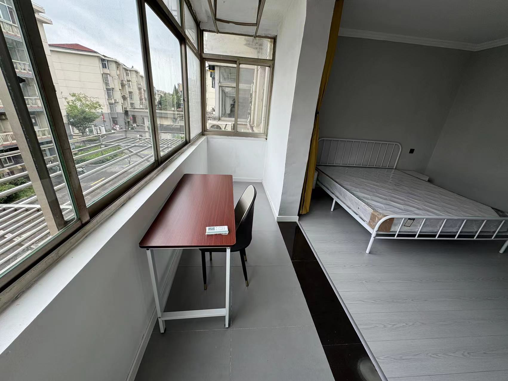 易家桥新村 2室1厅1卫 80m&sup2;
