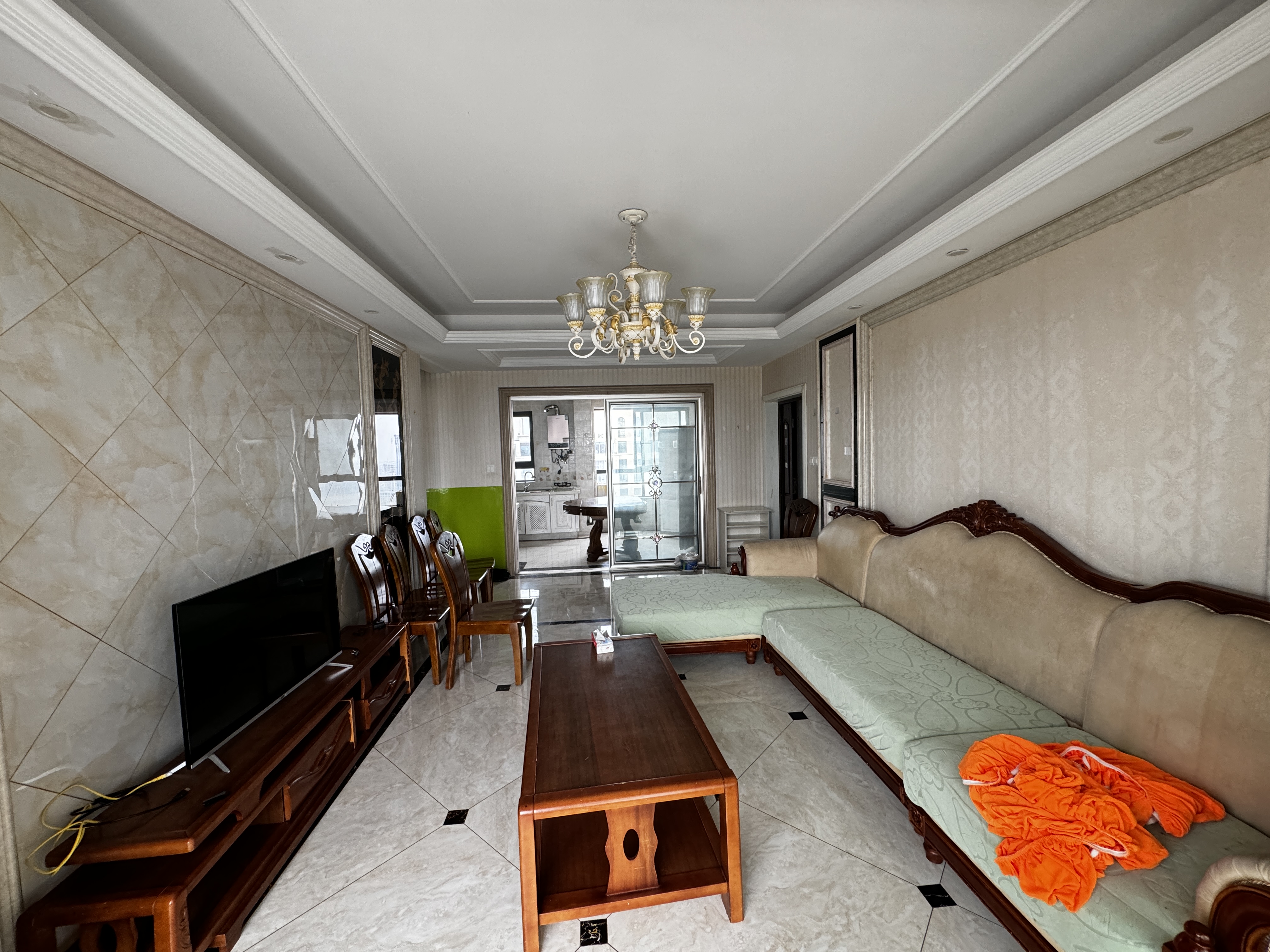 万达华府 3室2厅1卫 120m²