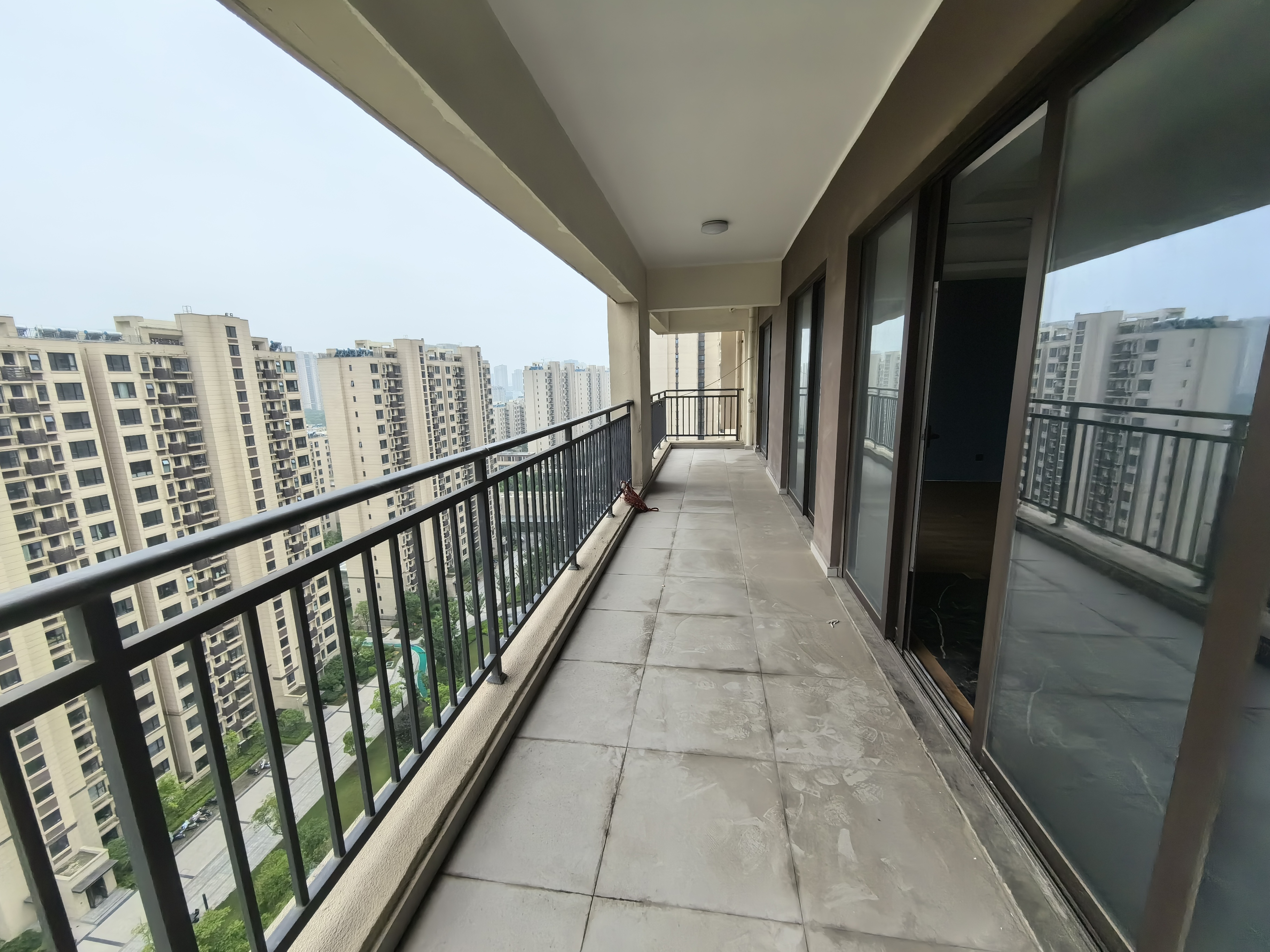 春风南岸东园 4室2厅2卫 215m&sup2;