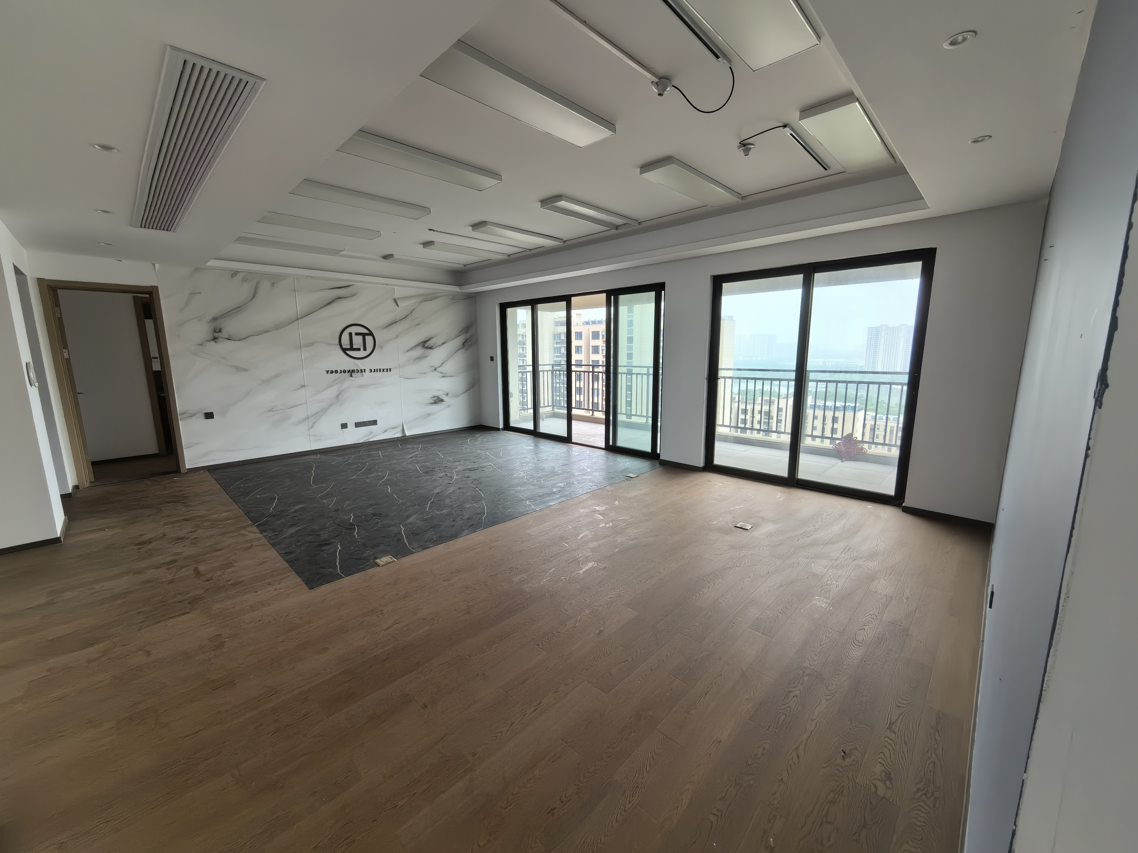 春风南岸东园 4室2厅2卫 215m&sup2;