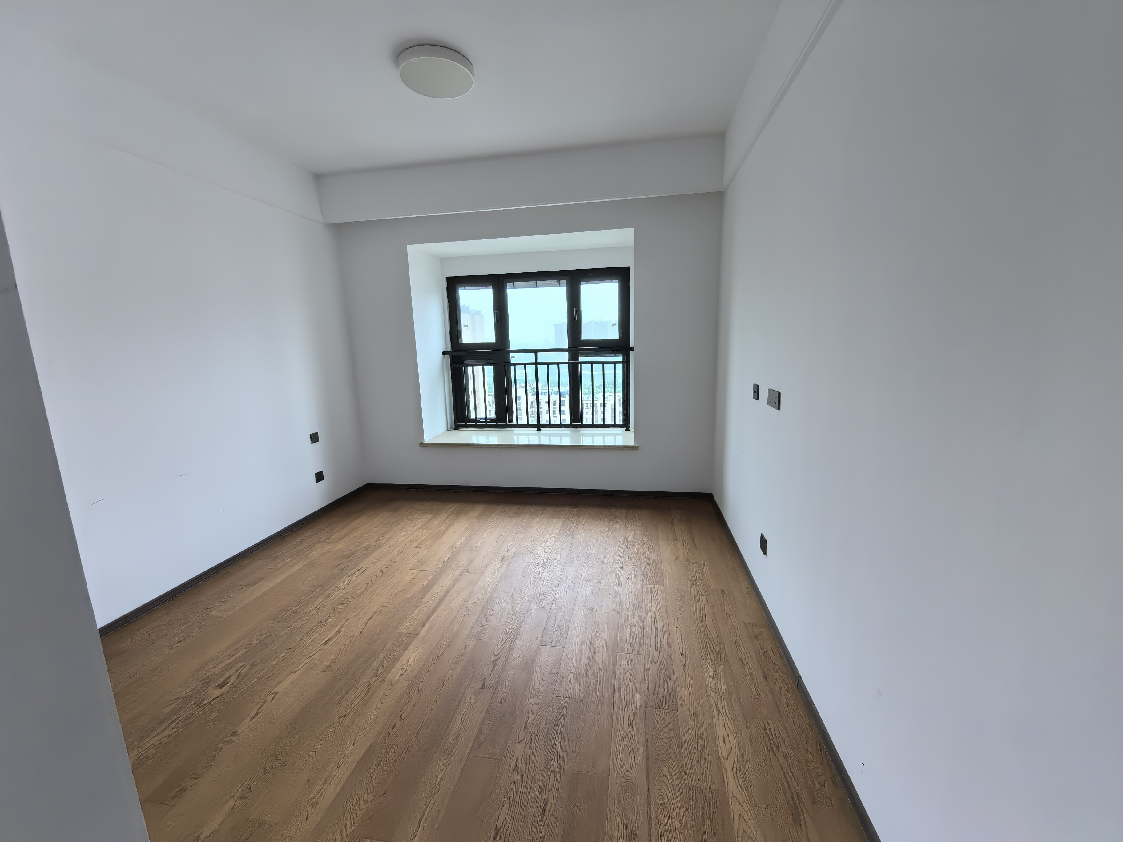 春风南岸东园 4室2厅2卫 215m&sup2;