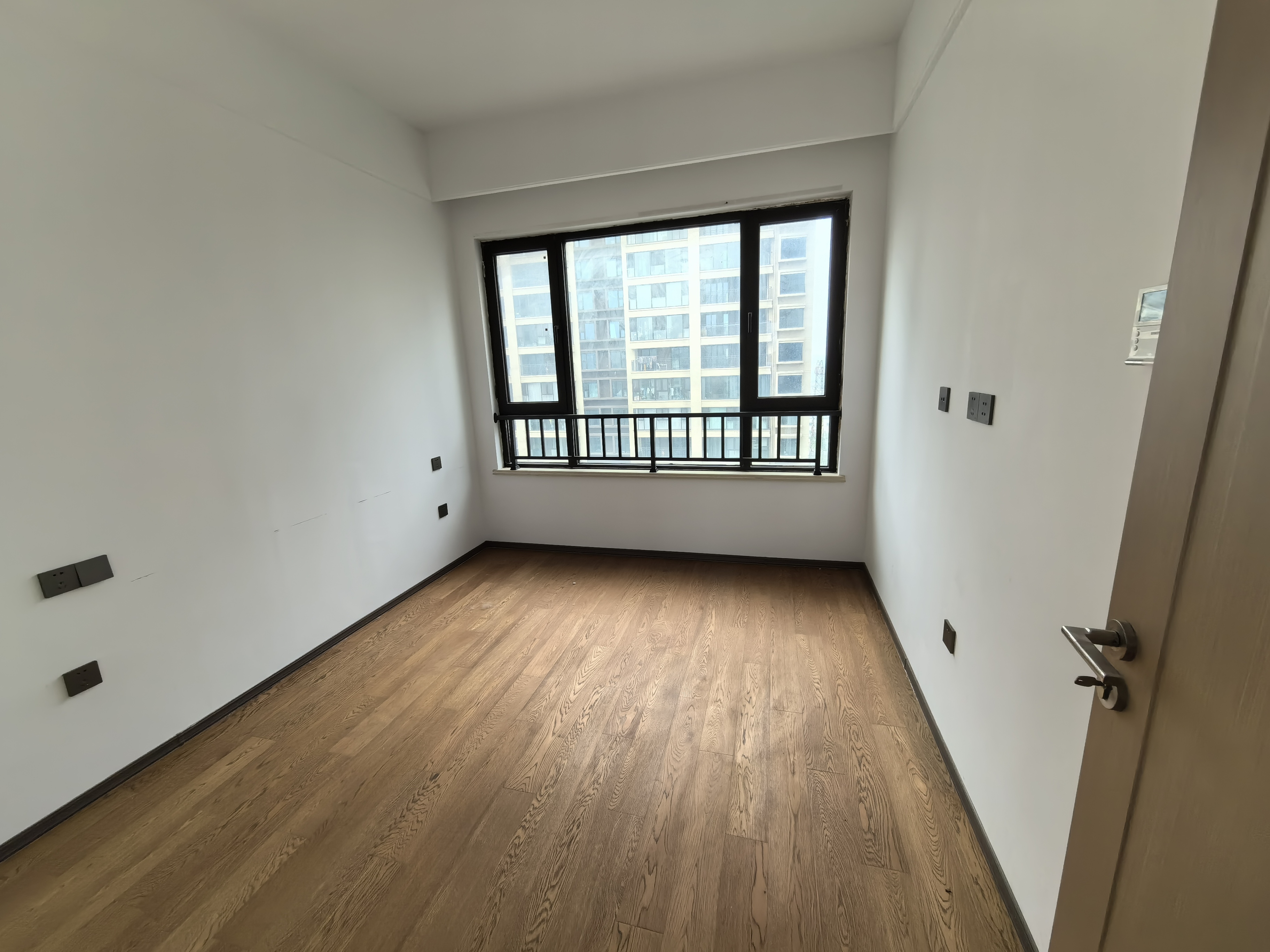 春风南岸东园 4室2厅2卫 215m&sup2;