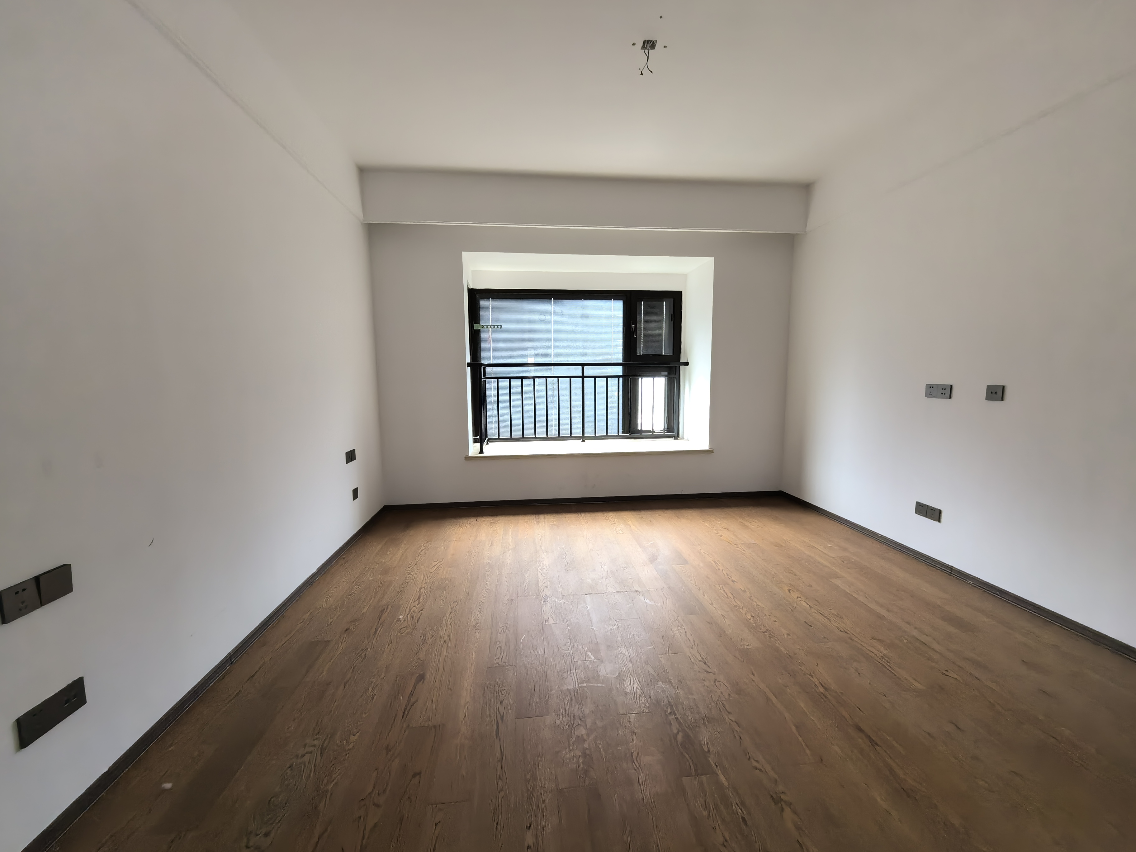 春风南岸东园 4室2厅3卫 215m&sup2;