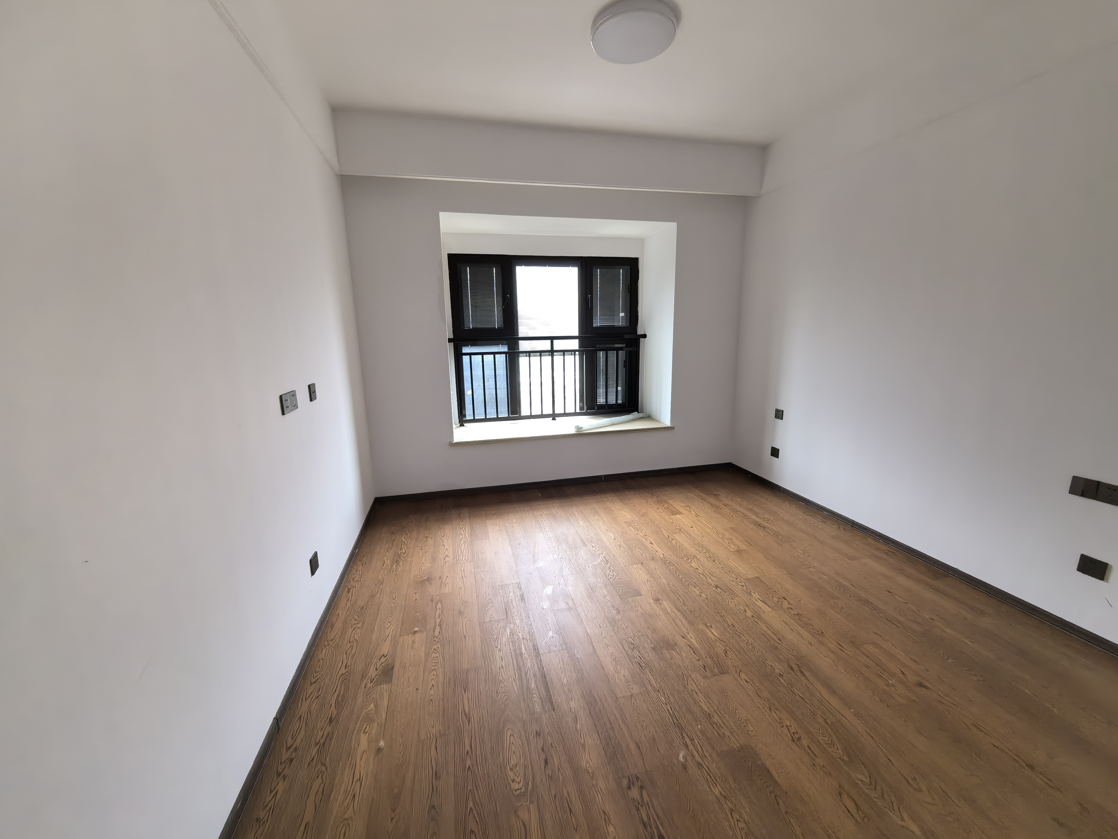 春风南岸东园 4室2厅3卫 215m&sup2;