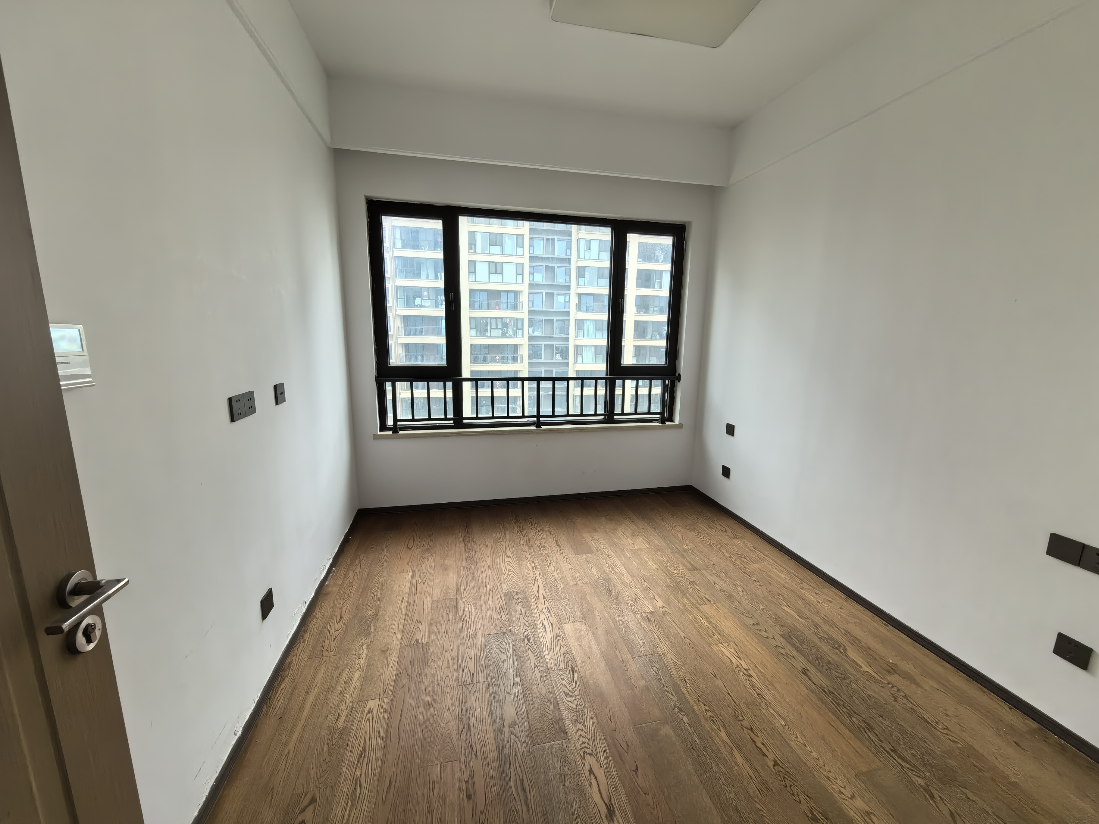 春风南岸东园 4室2厅3卫 215m&sup2;