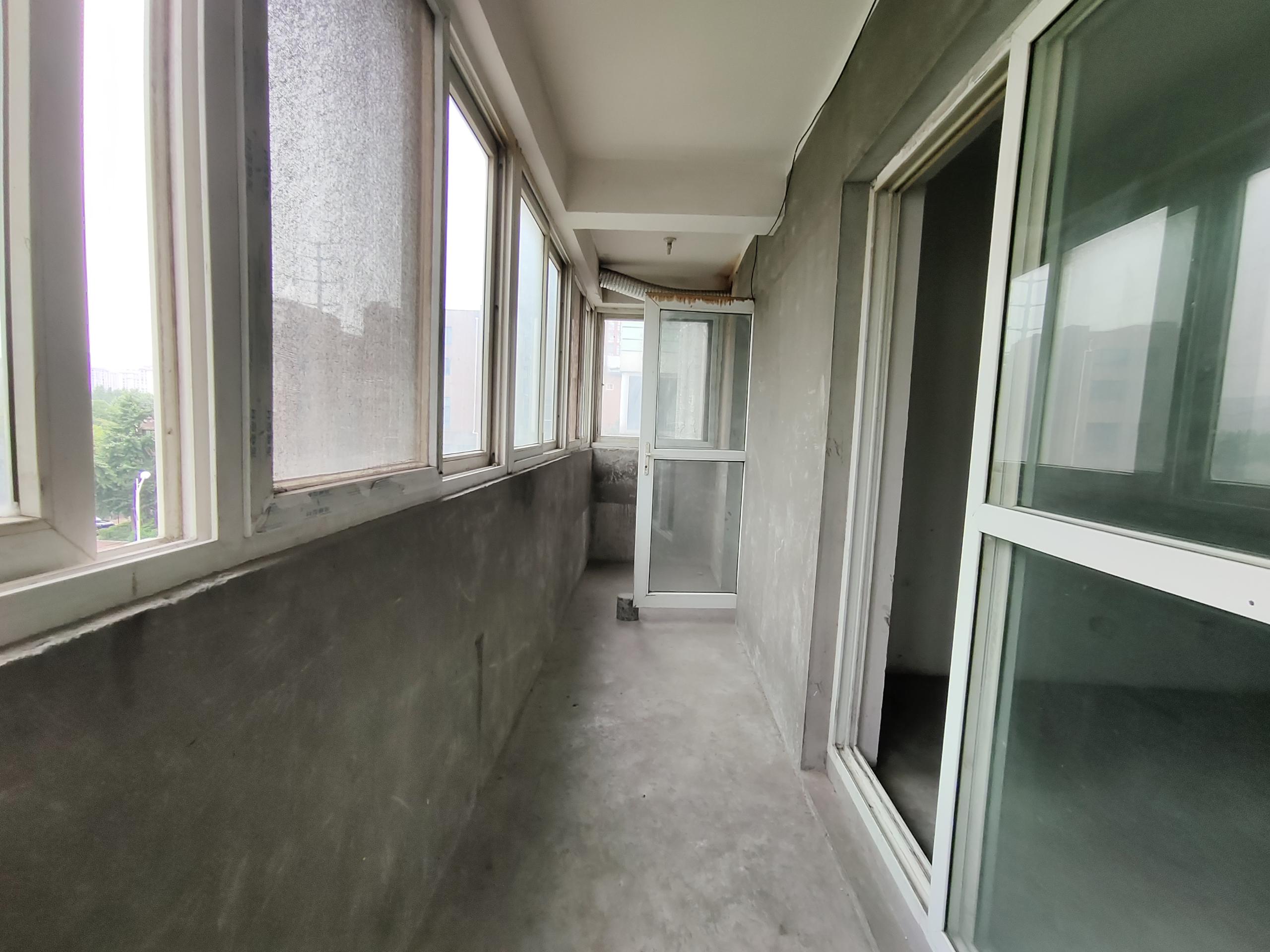 怡园新苑 3室2厅1卫 126.21m²