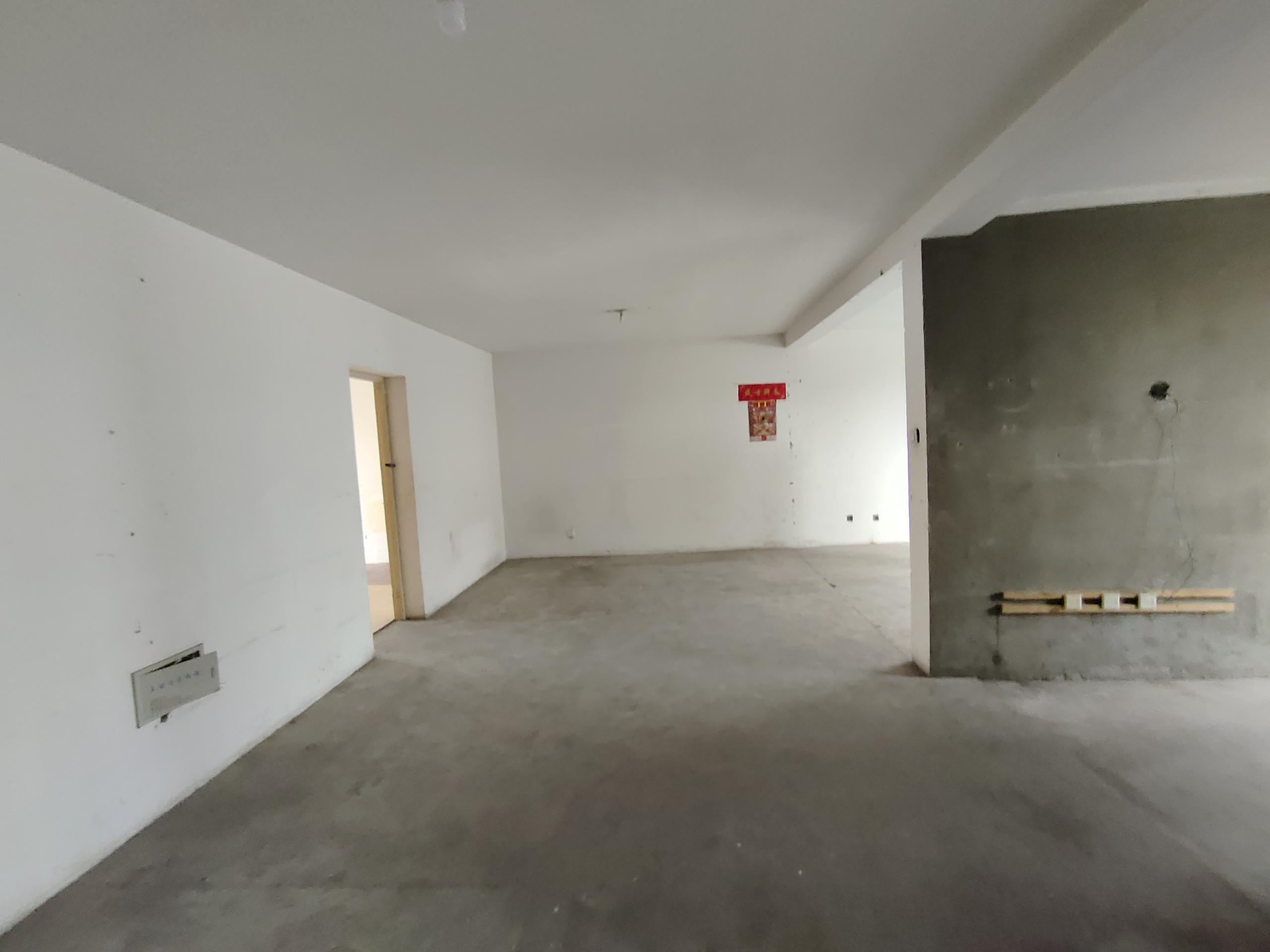 怡园新苑 3室2厅1卫 126.21m²