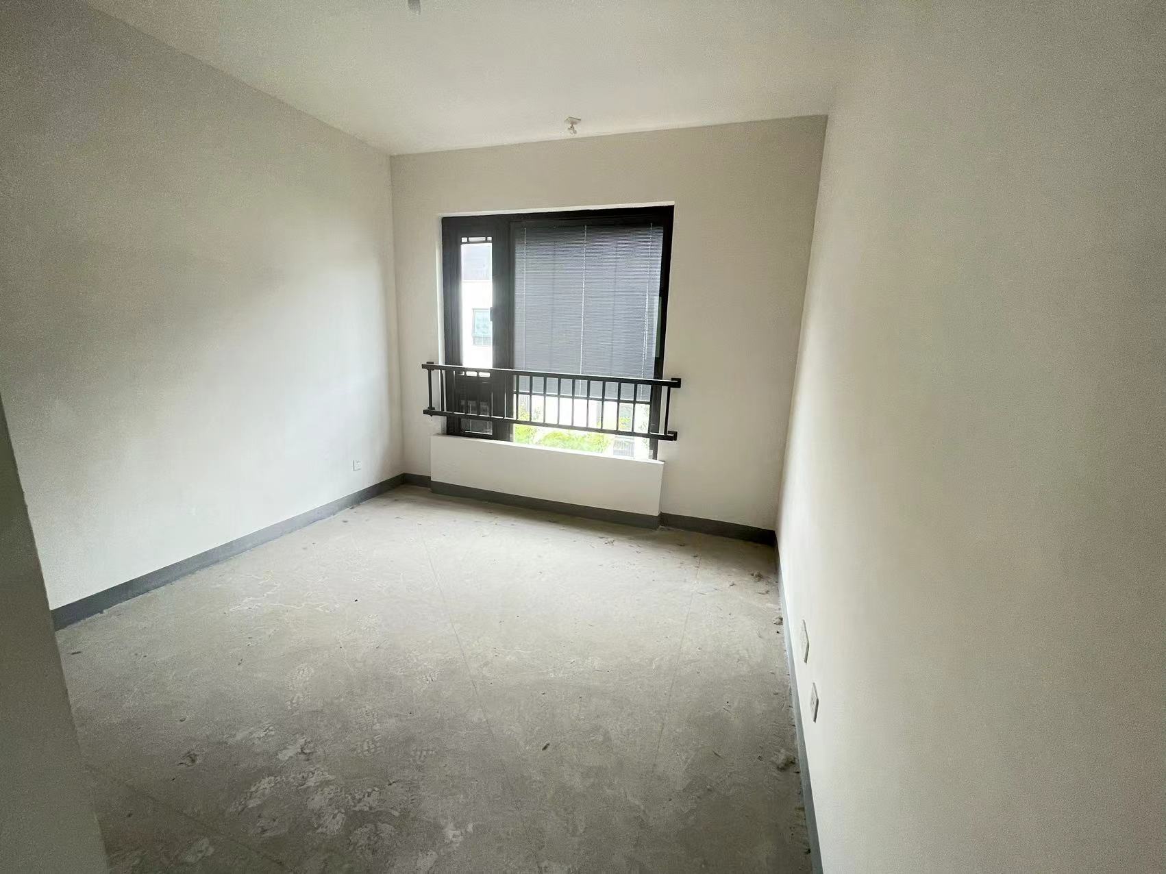 春风南岸东园 5室2厅3卫 205m&sup2;