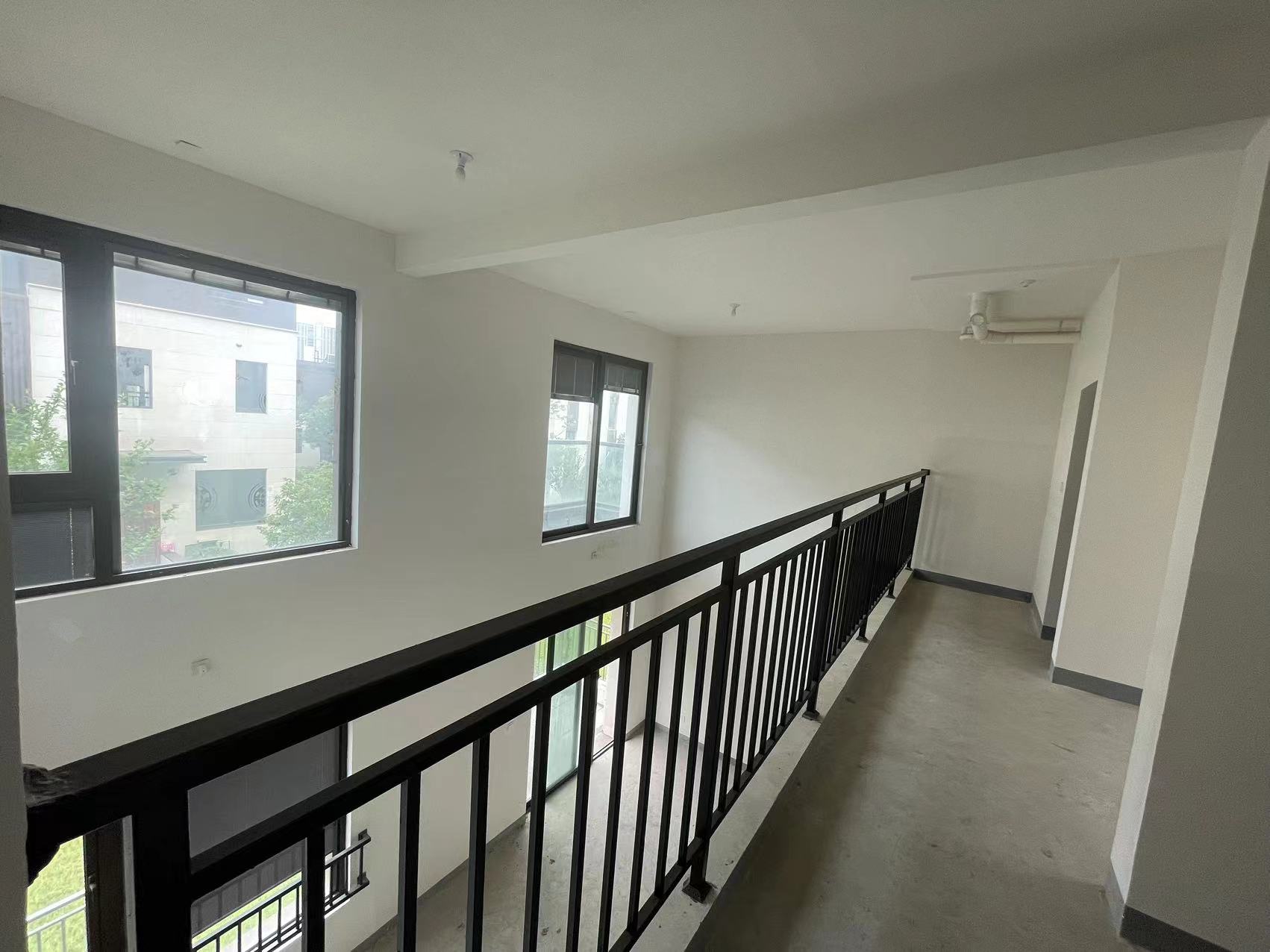 春风南岸东园 5室2厅3卫 205m&sup2;