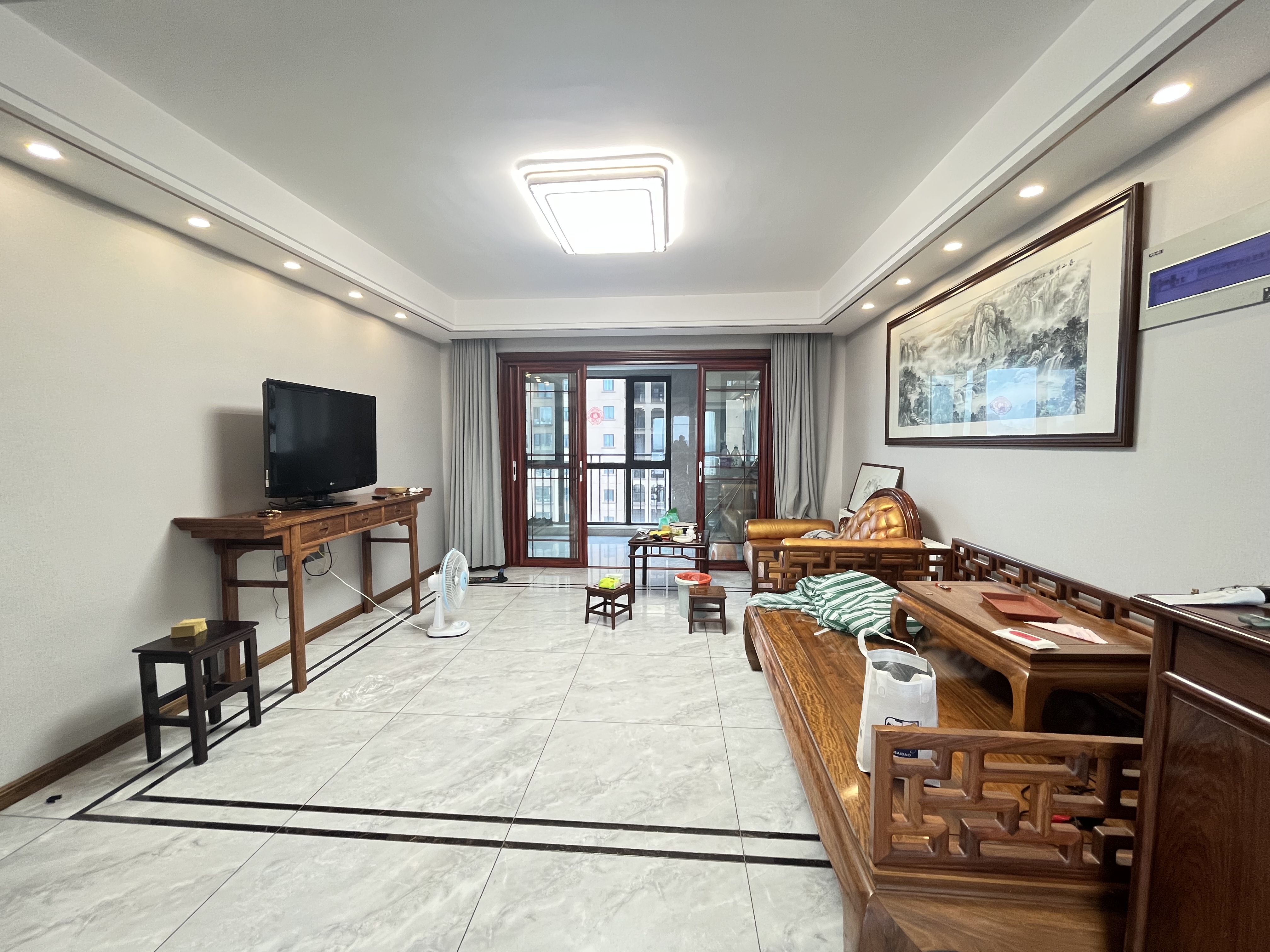 华强城 4室2厅2卫 144m&sup2;
