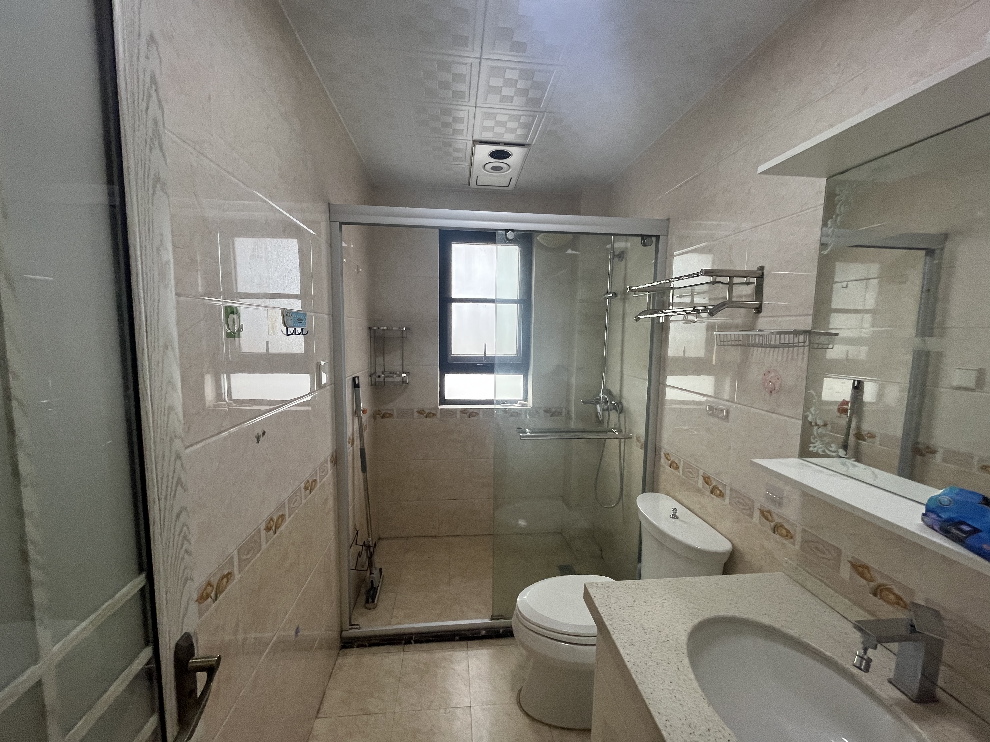 万达华府 3室2厅1卫 120.24m²