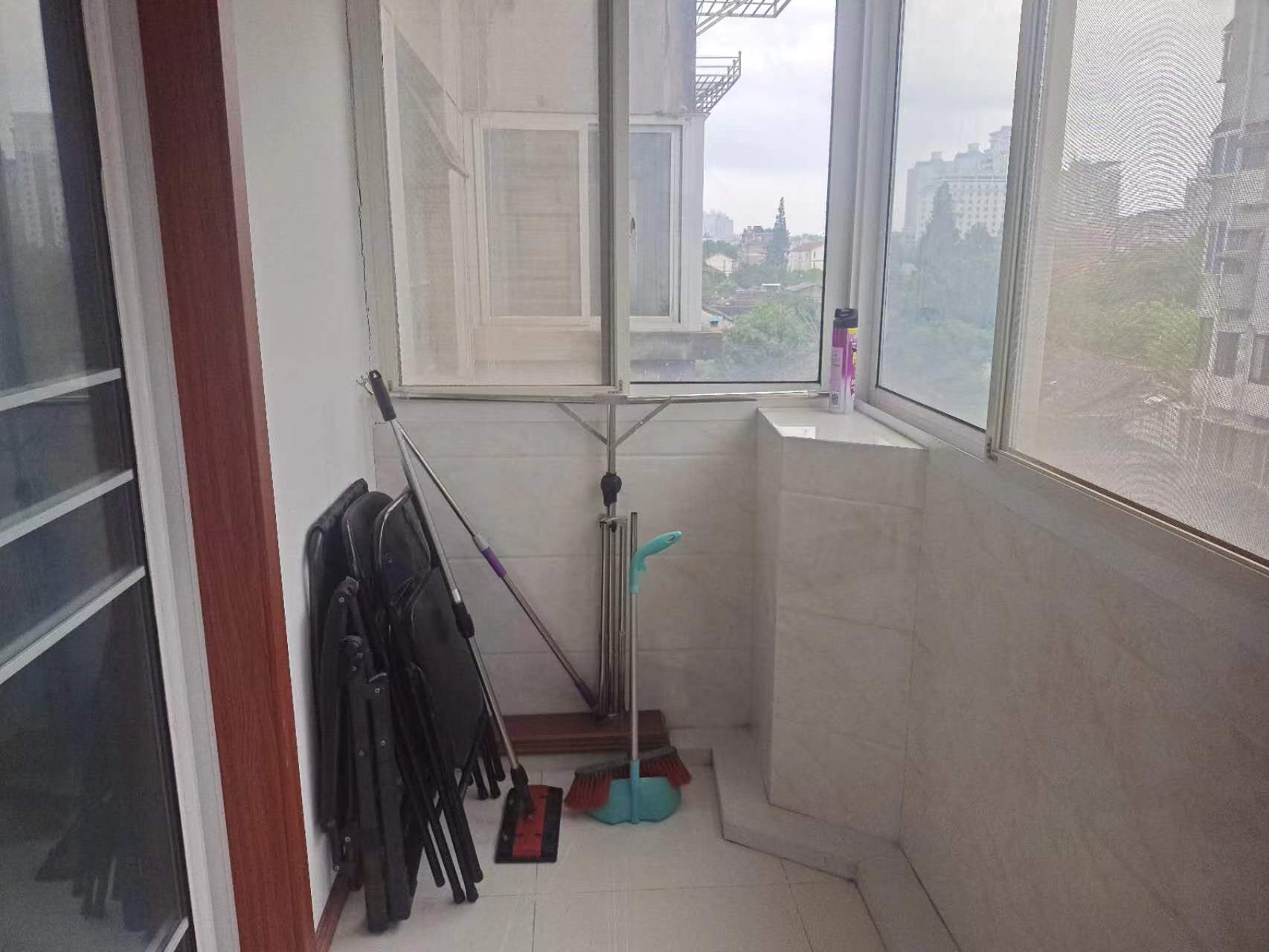 华威园 3室1厅1卫 81m&sup2;
