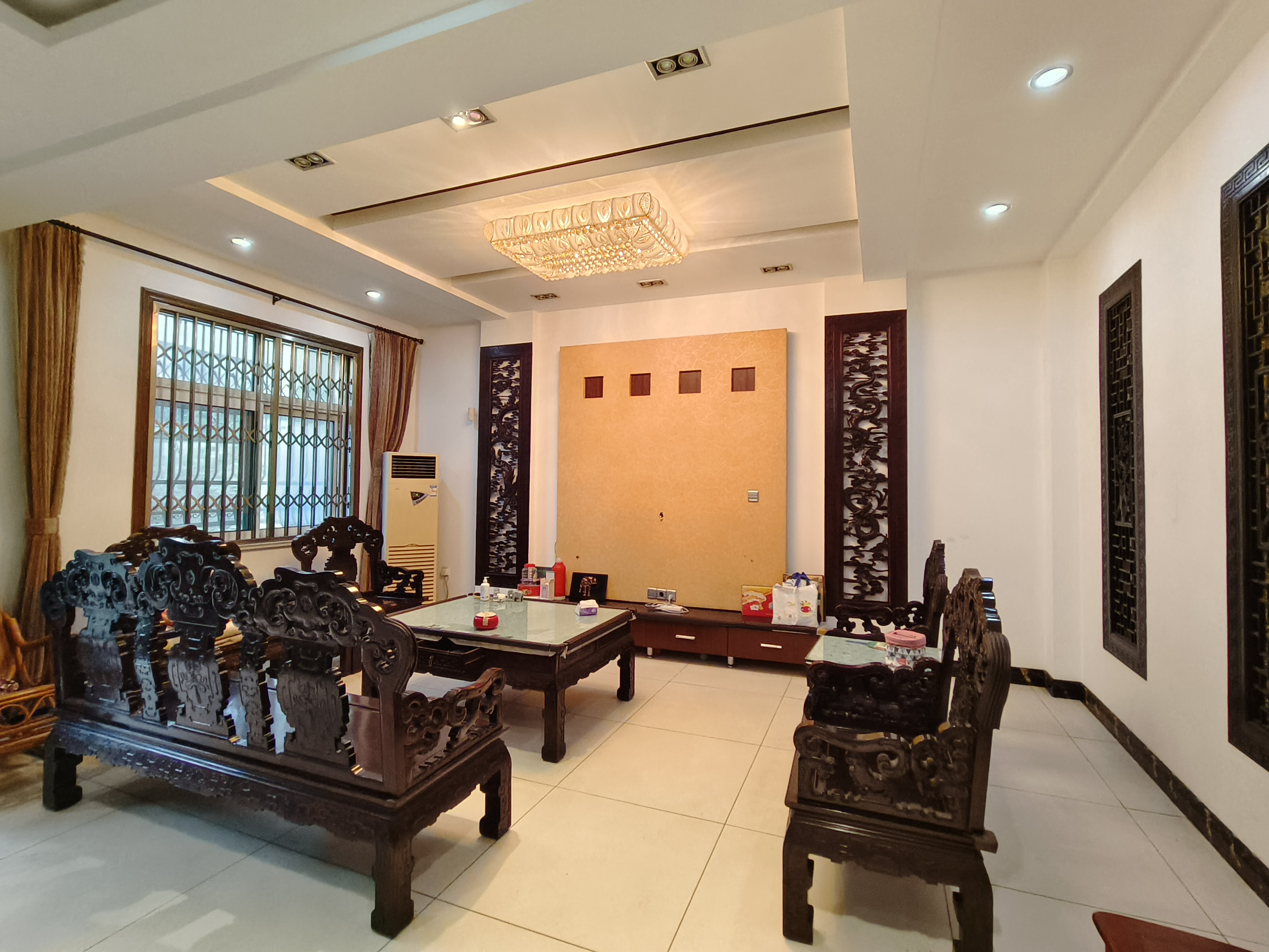凤凰莱茵苑 6室2厅3卫 287.5m²